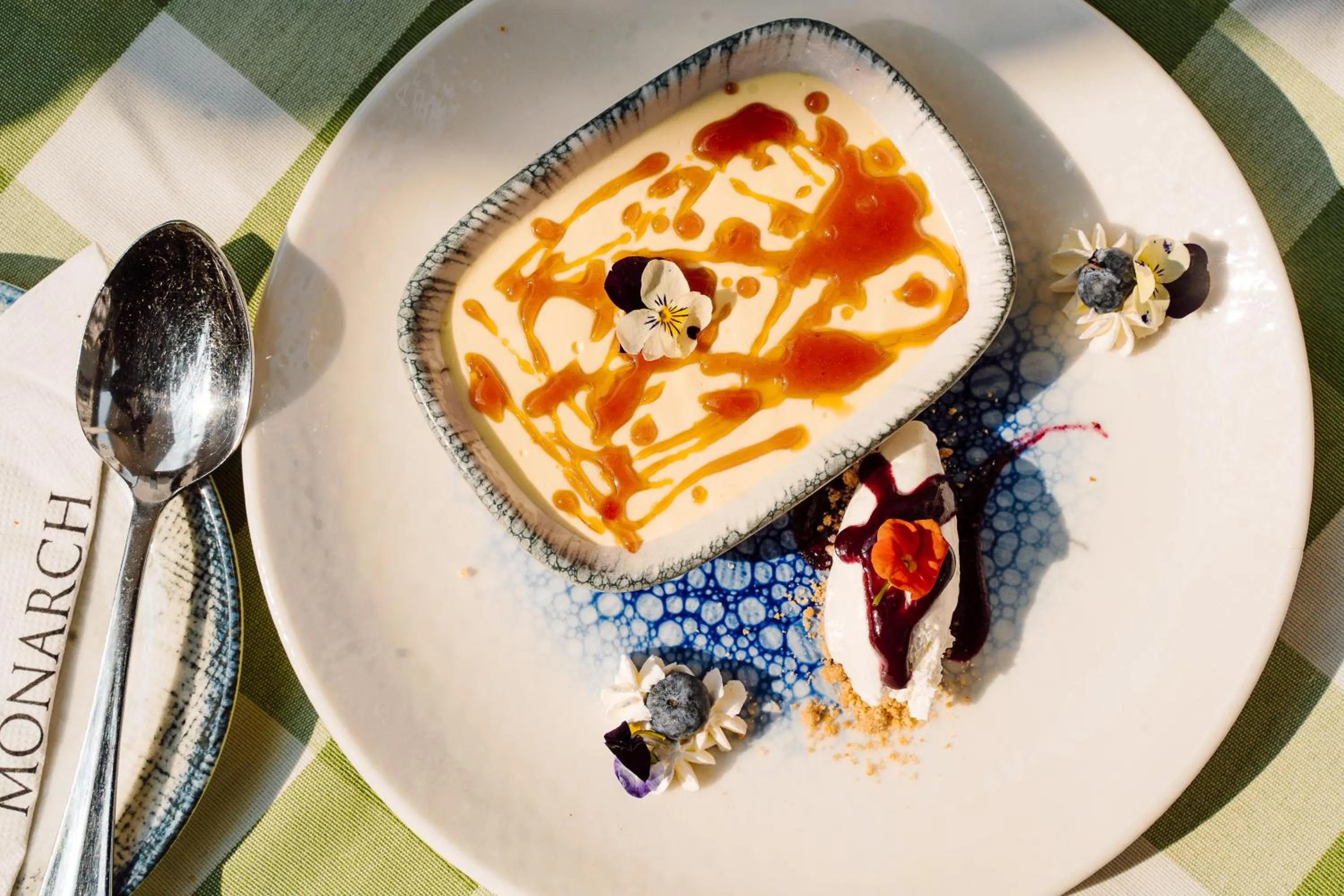 Food and drinks in The Monarch Hotel