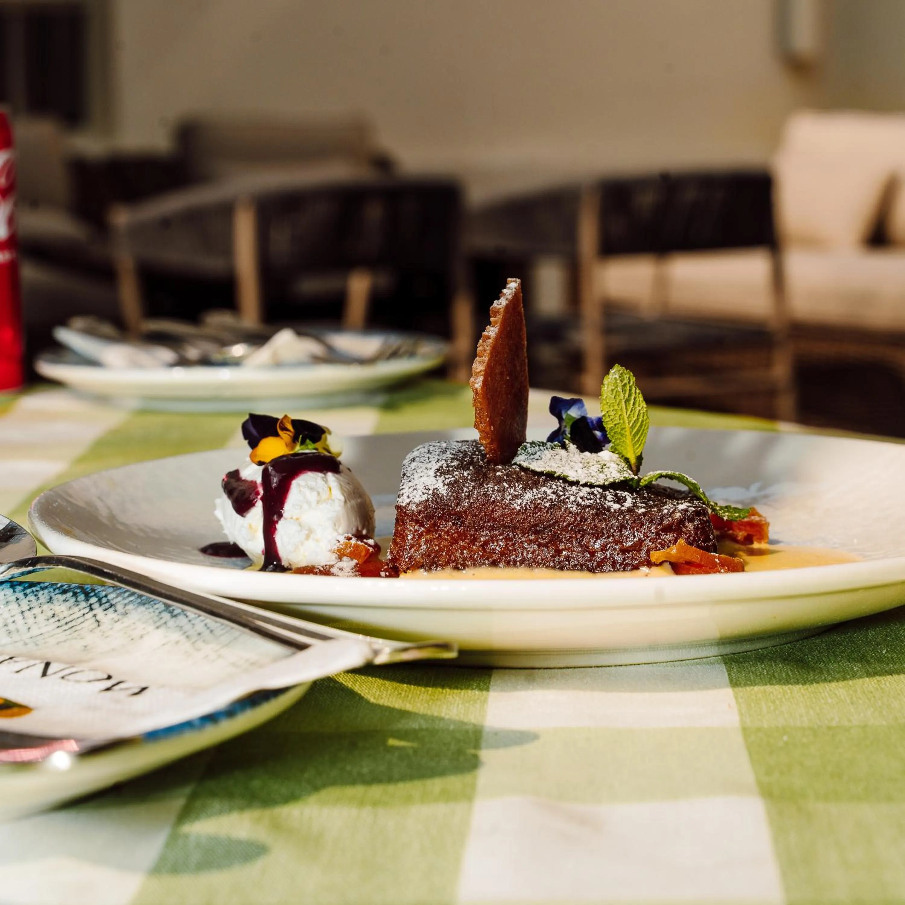 Food and drinks in The Monarch Hotel