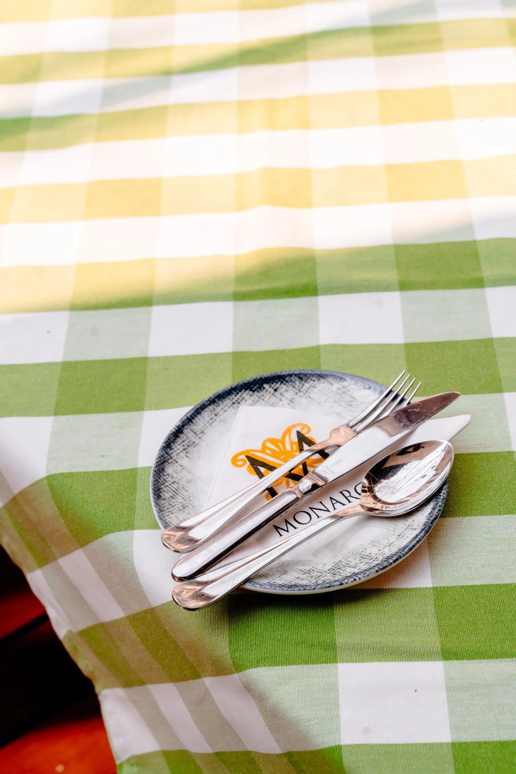 Food and drinks in The Monarch Hotel