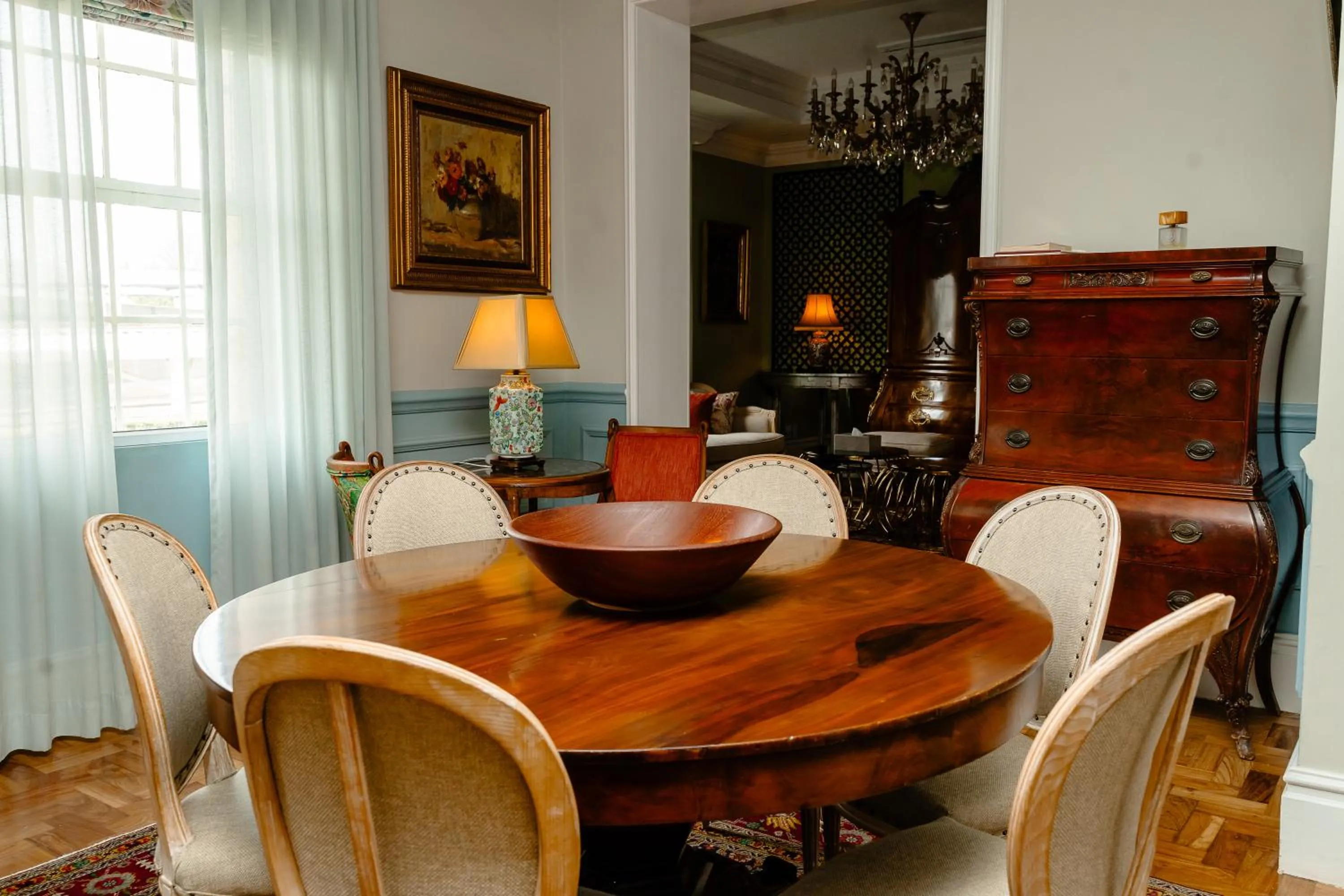 Living room in The Monarch Hotel