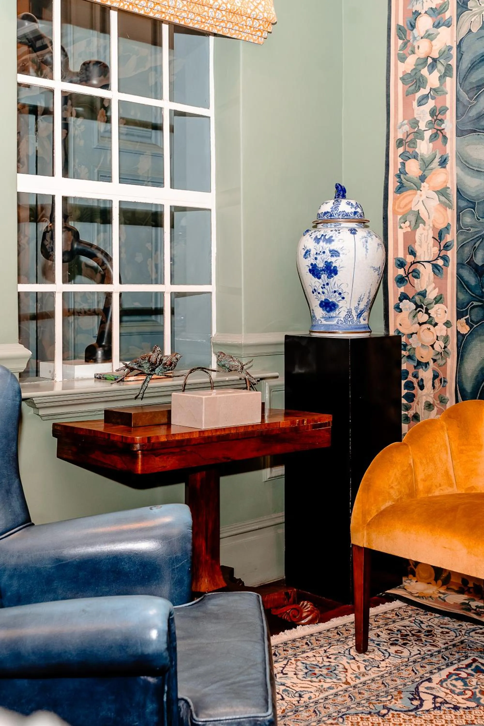 Living room in The Monarch Hotel