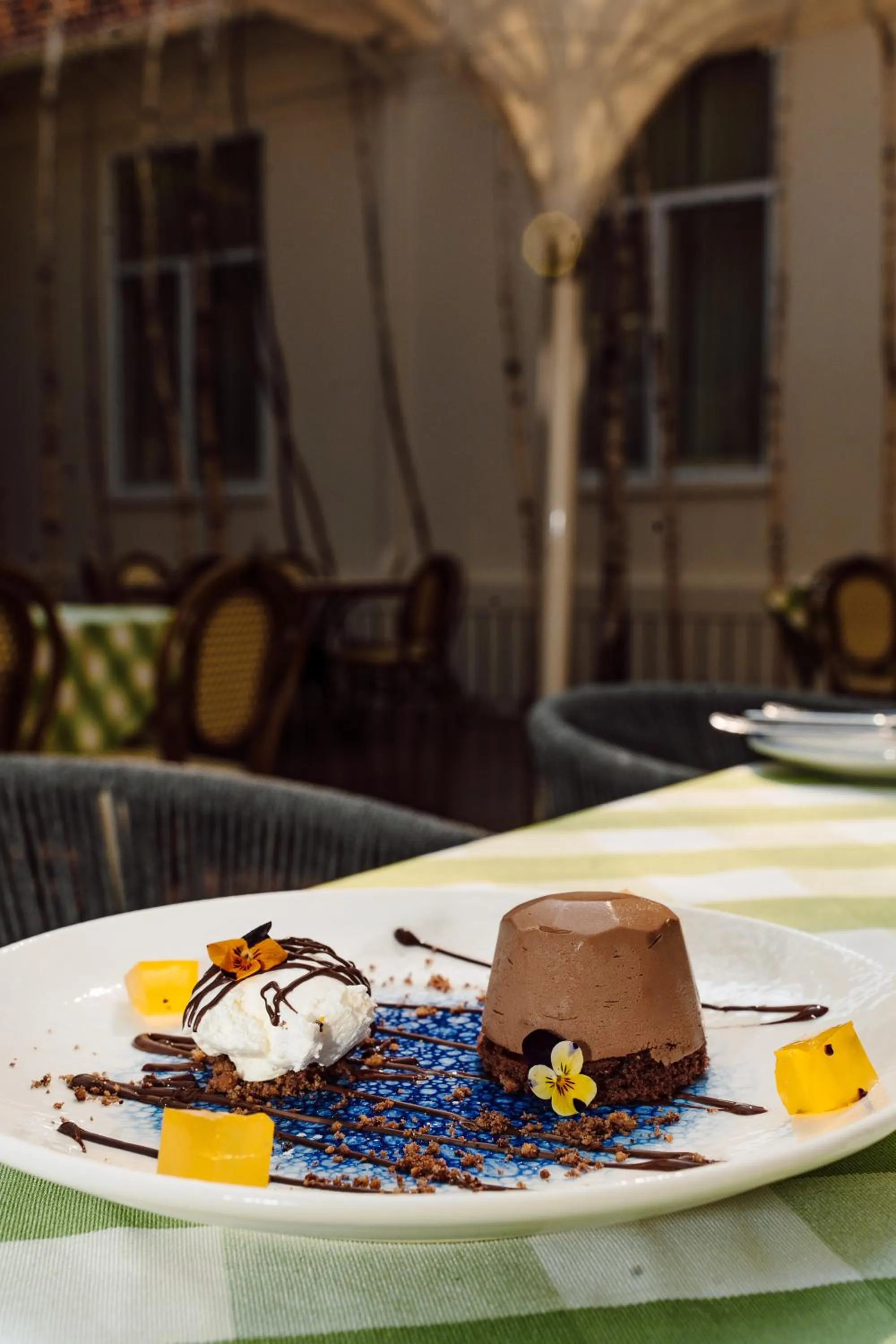 Food and drinks in The Monarch Hotel