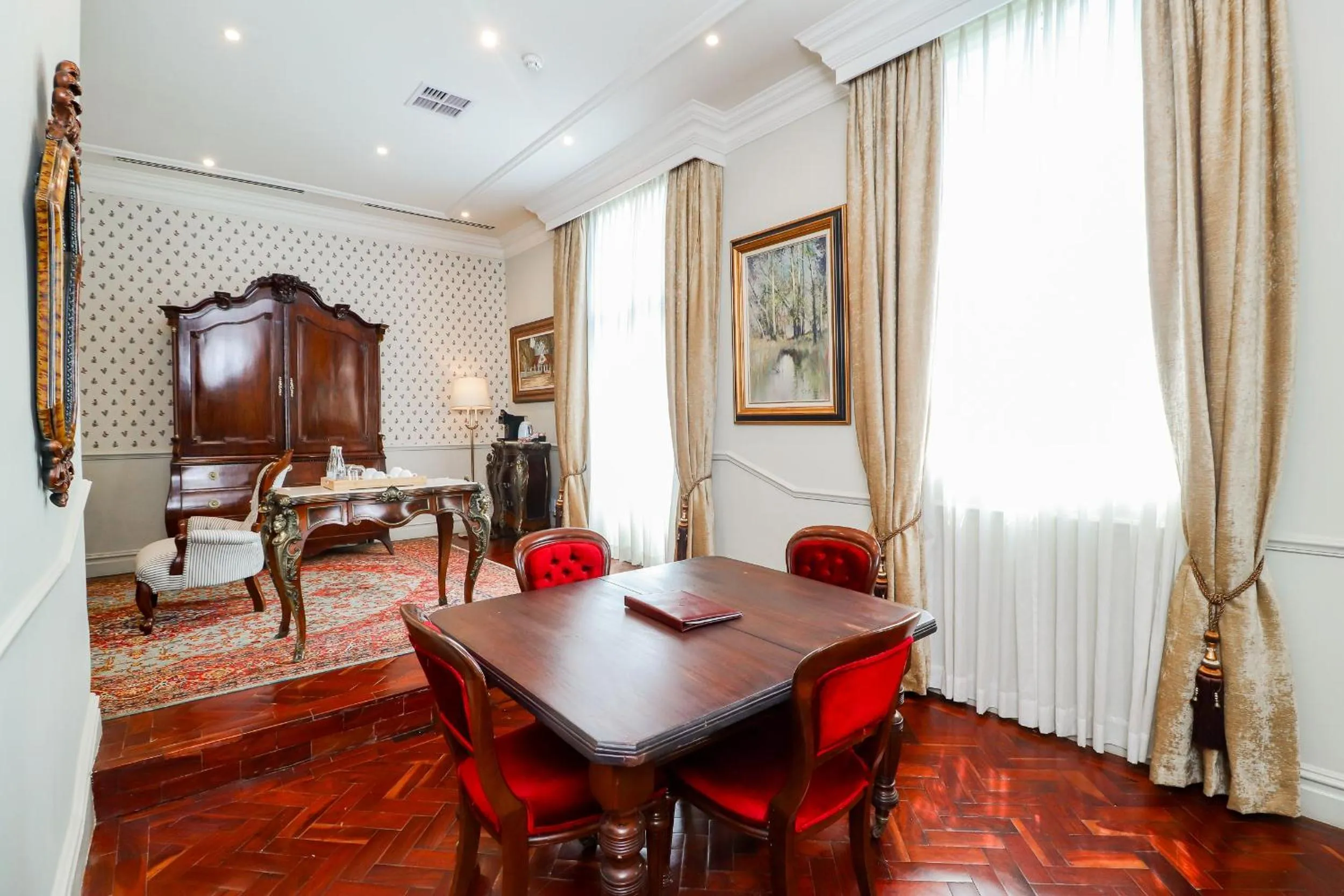 Living room in The Monarch Hotel