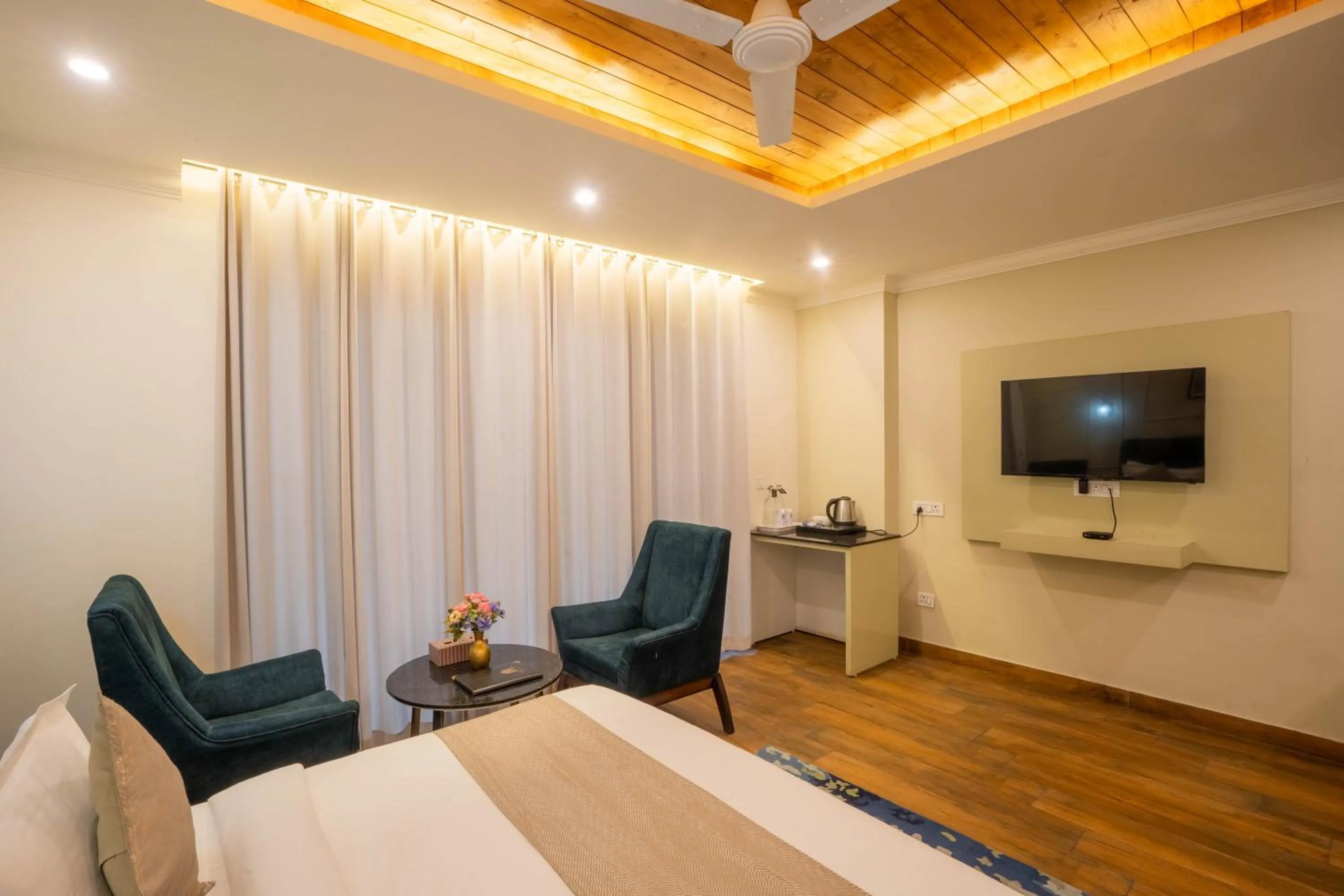 Bed in Perfectstayz Premium Westend at Mall Road