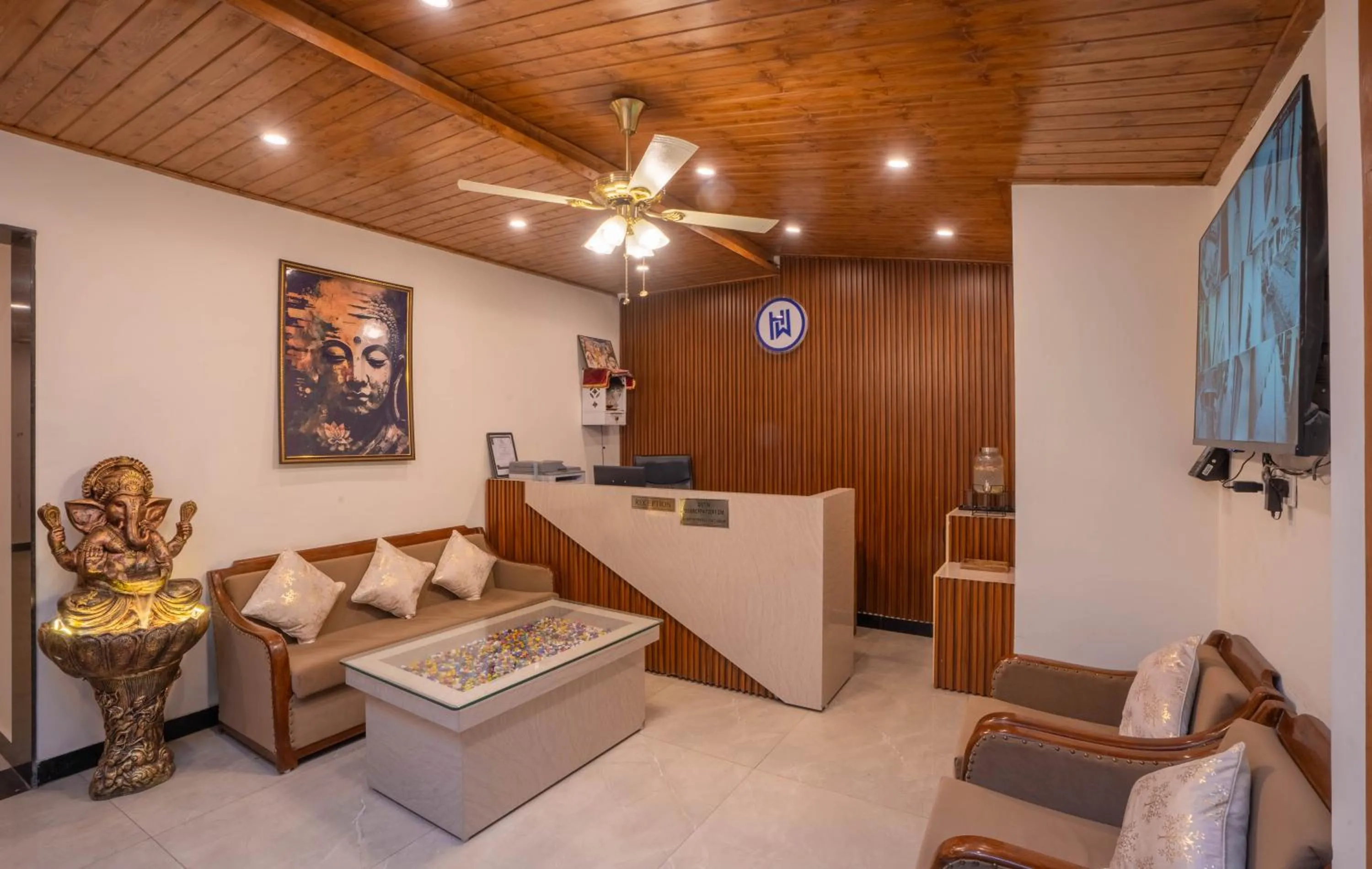 Lobby or reception in Perfectstayz Premium Westend at Mall Road