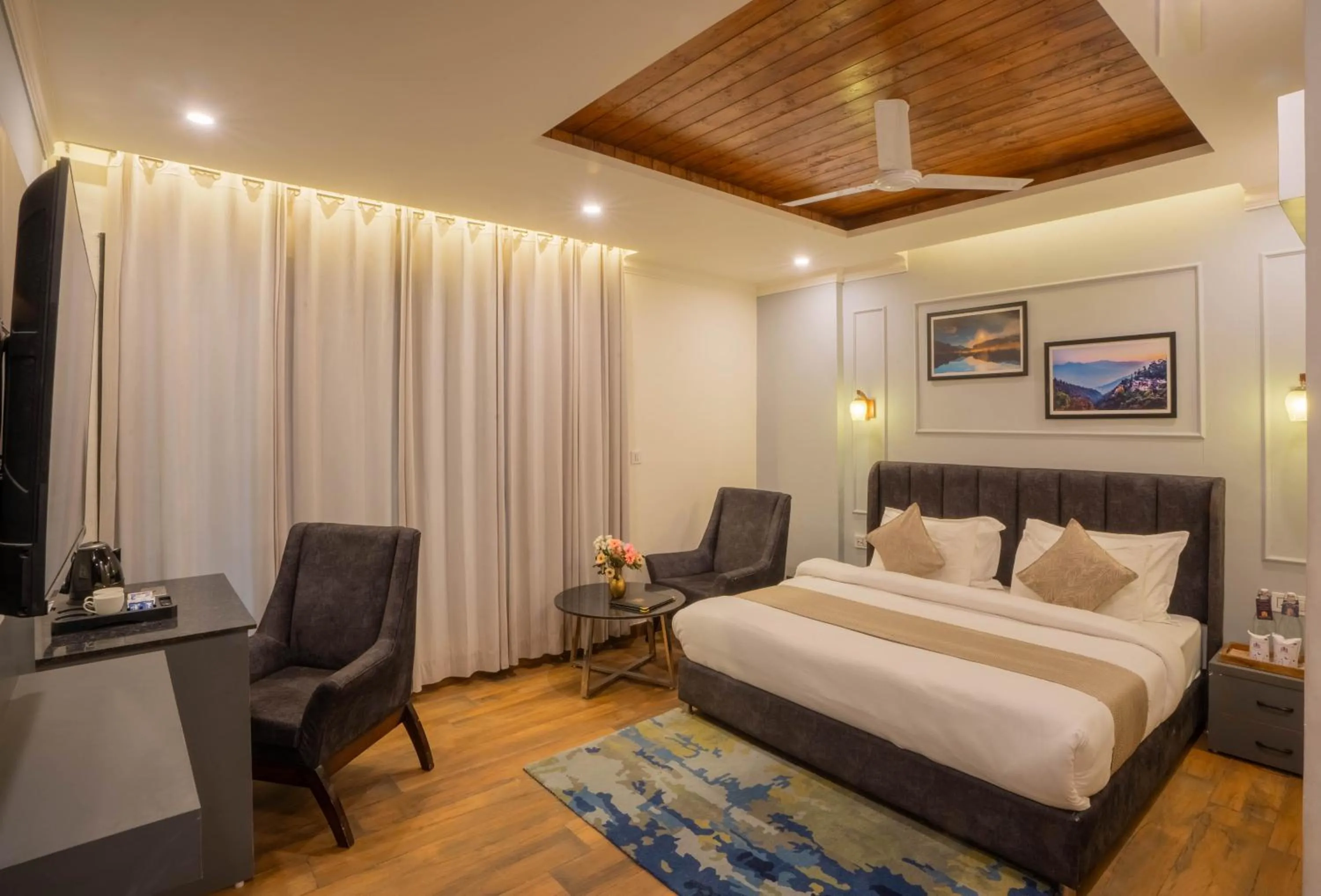 Bed in Perfectstayz Premium Westend at Mall Road