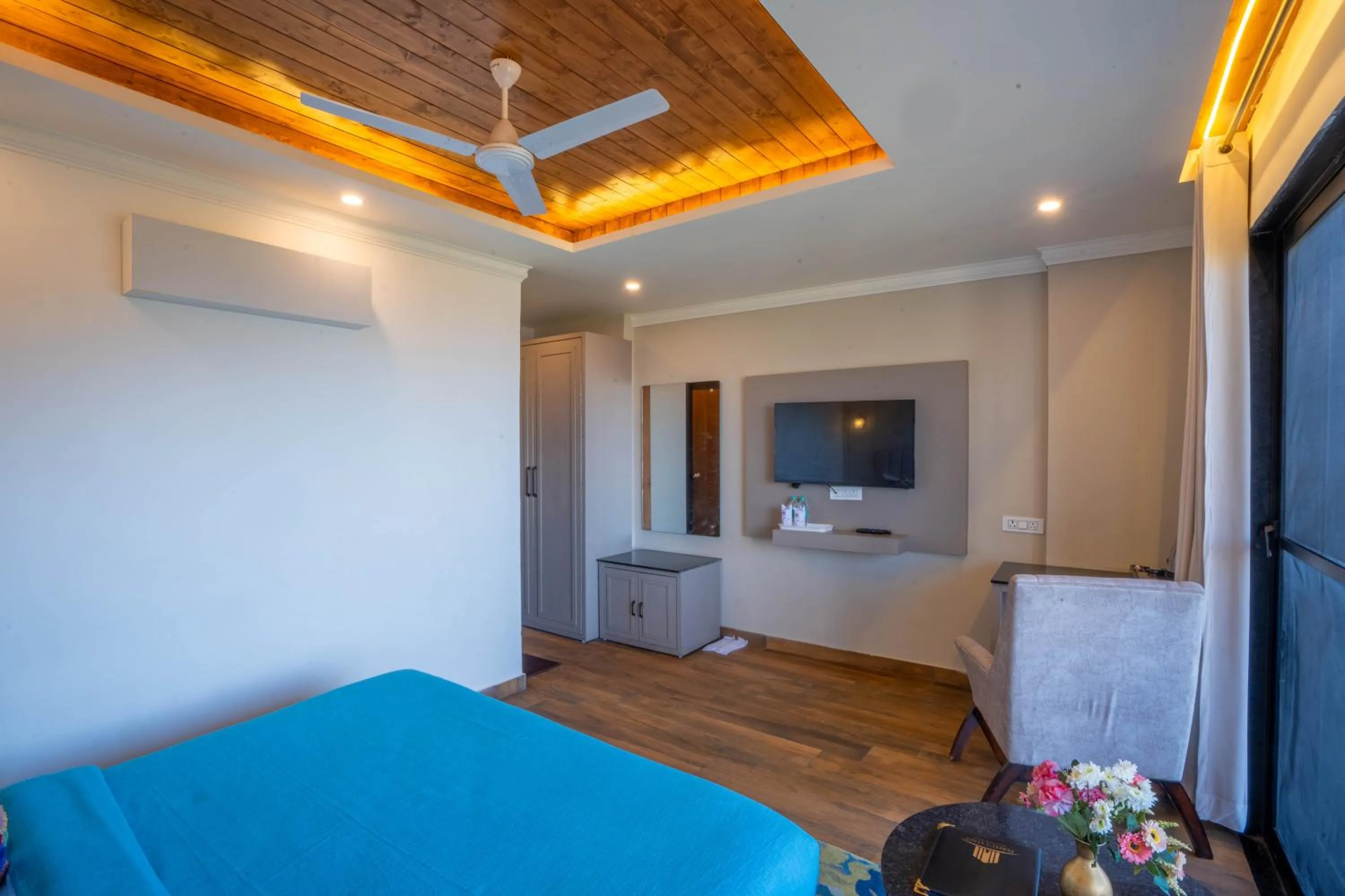 Bed in Perfectstayz Premium Westend at Mall Road