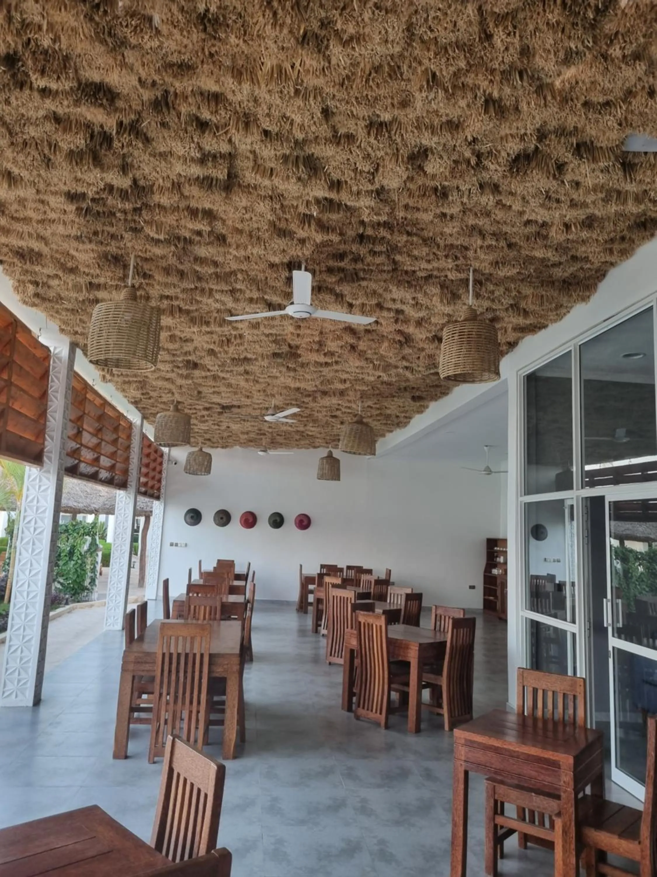 Restaurant/places to eat in Mafia Dream Hotel