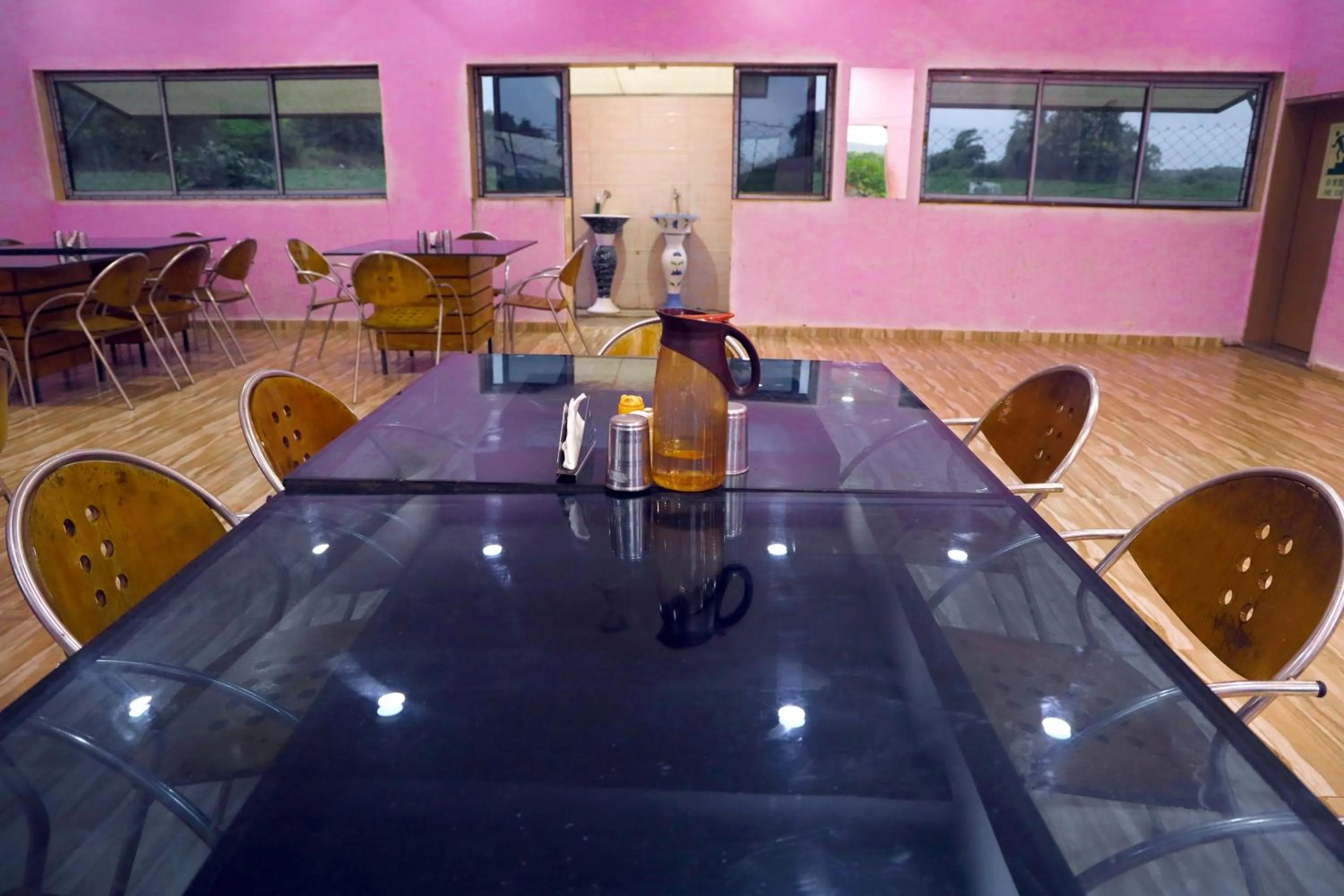 Dining area in AamraKunj Gir Resort