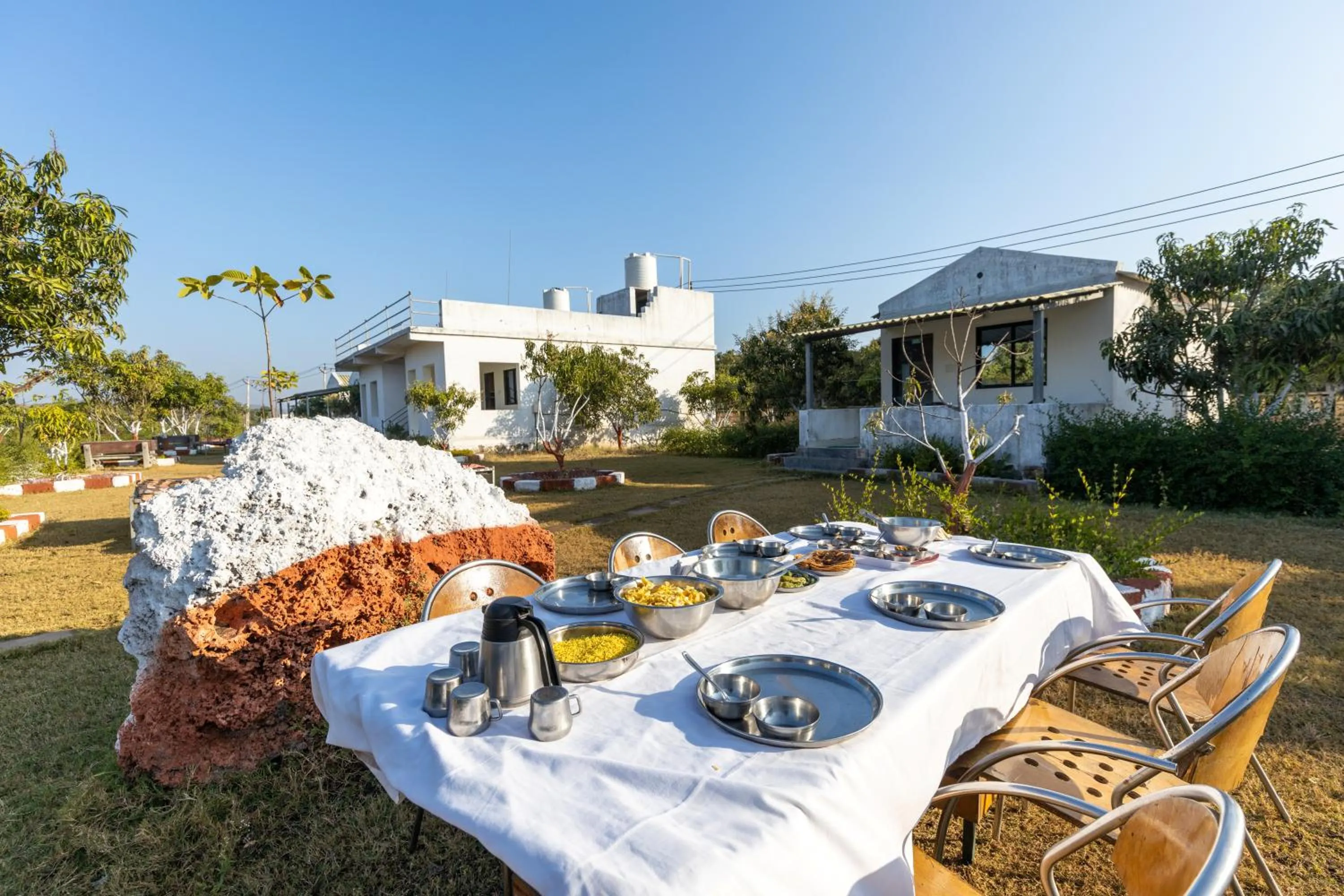 Food and drinks in AamraKunj Gir Resort