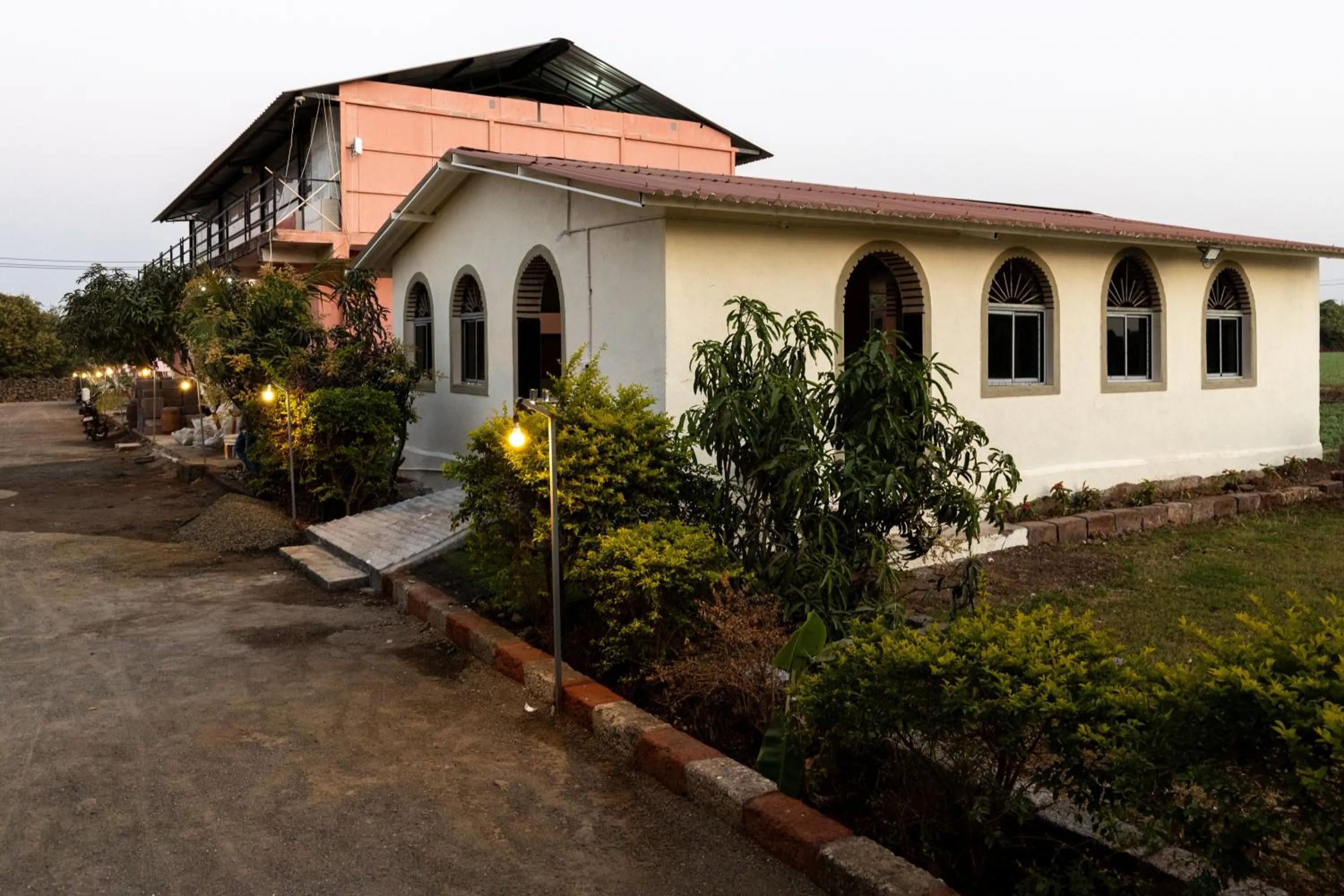 Restaurant/places to eat in AamraKunj Gir Resort