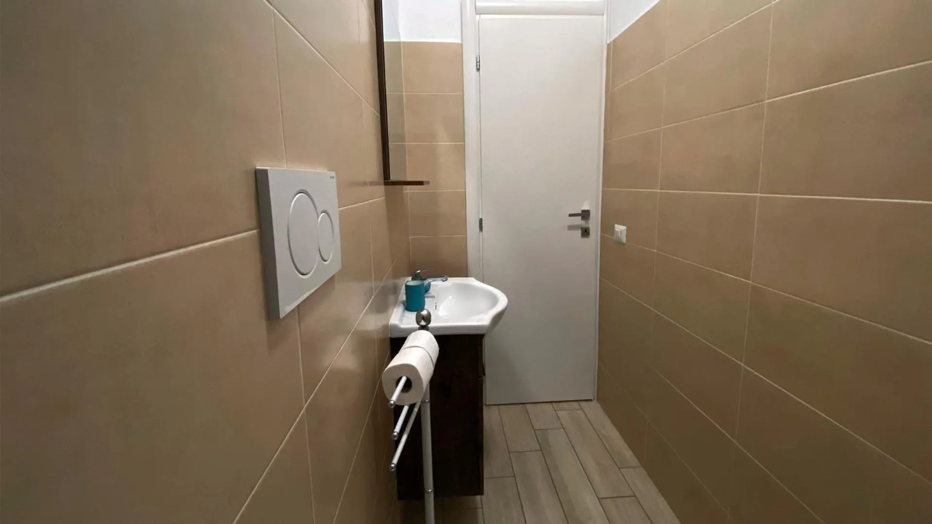 Shower in Le casette di Frà Studios