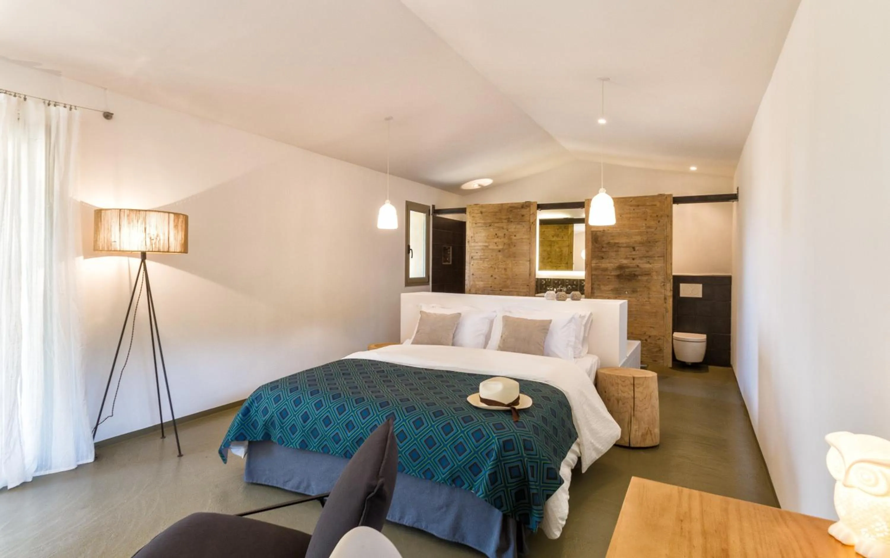 Day in Hotel Les Chambres de Mila Bonifacio