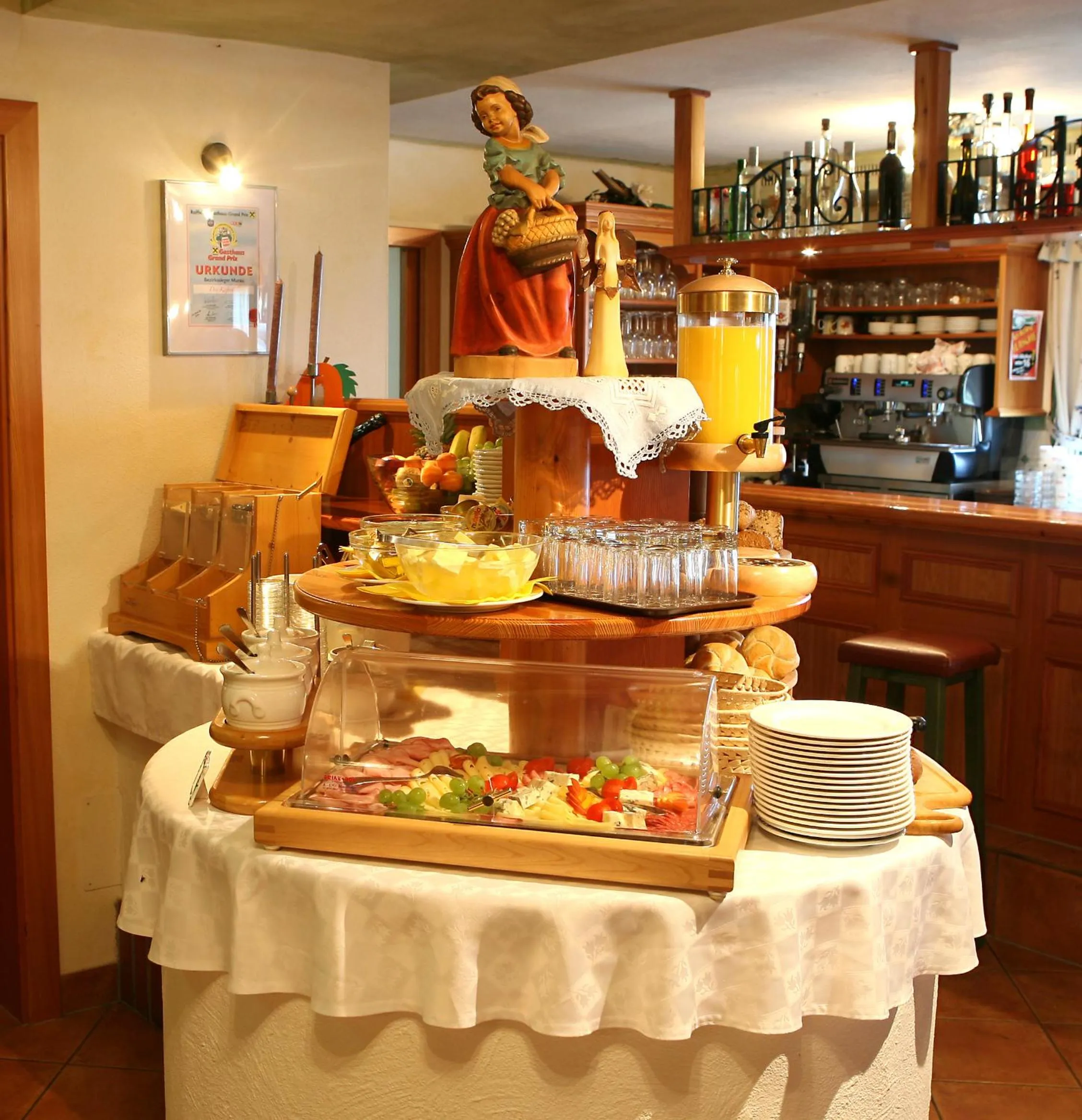 Restaurant/places to eat in Hotel Käferhube