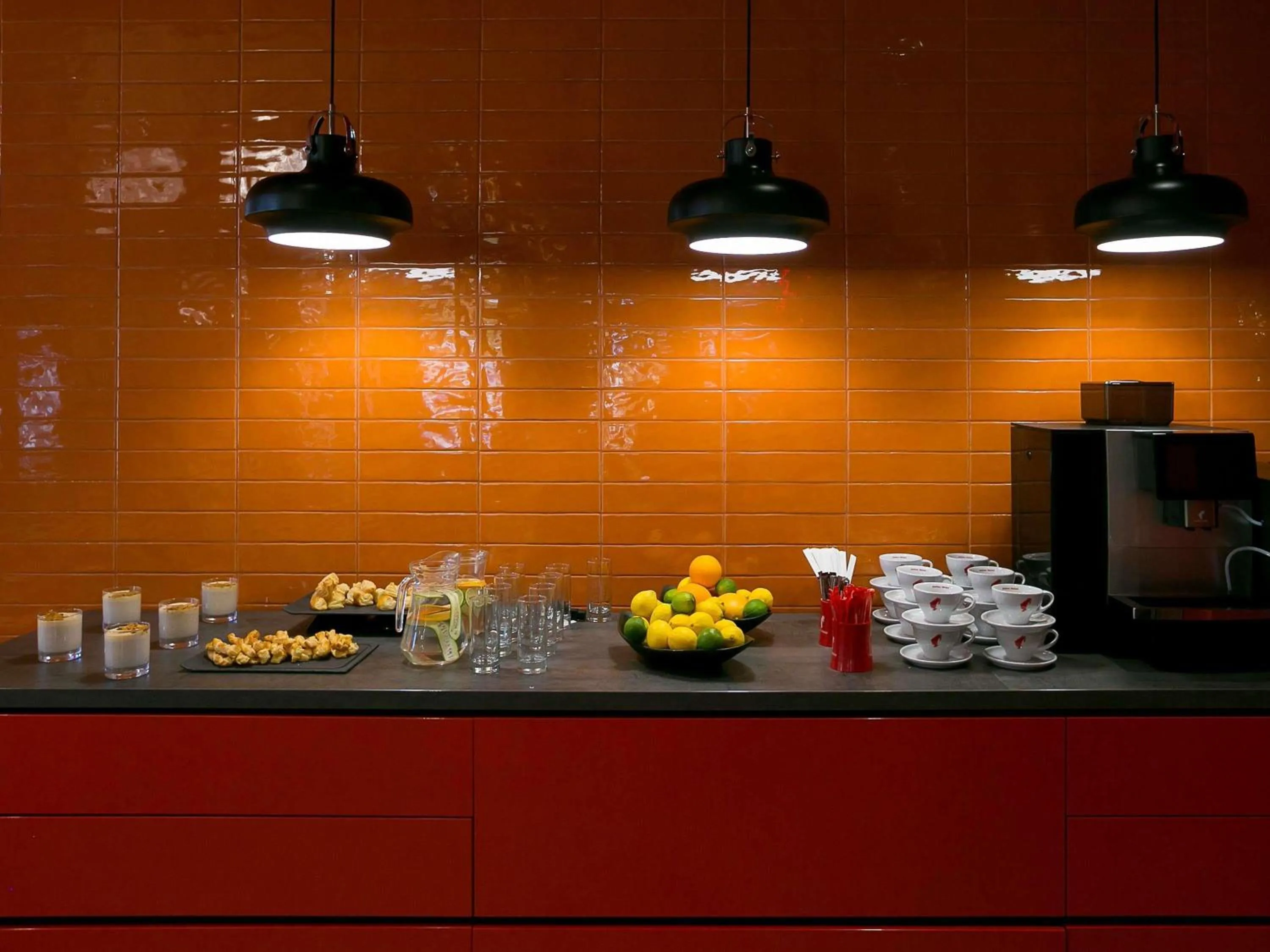 Lounge or bar in ibis Styles Dunarea Galati