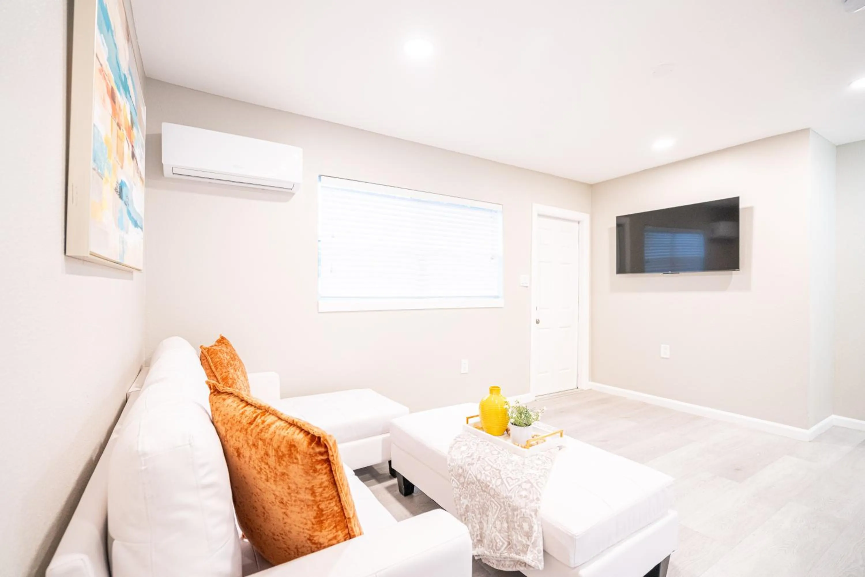 UNIVERSITY SERENITY SUITES