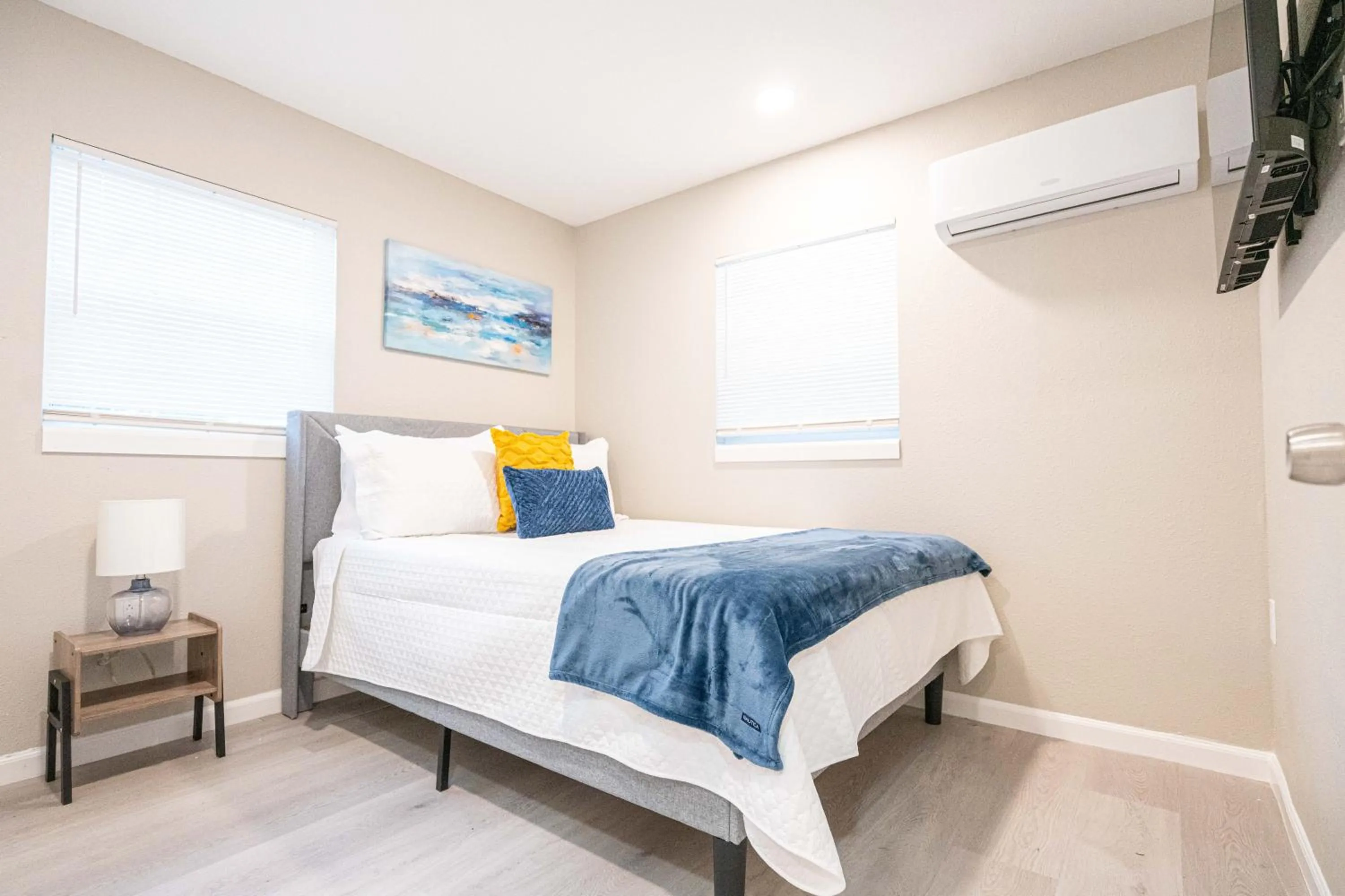 UNIVERSITY SERENITY SUITES