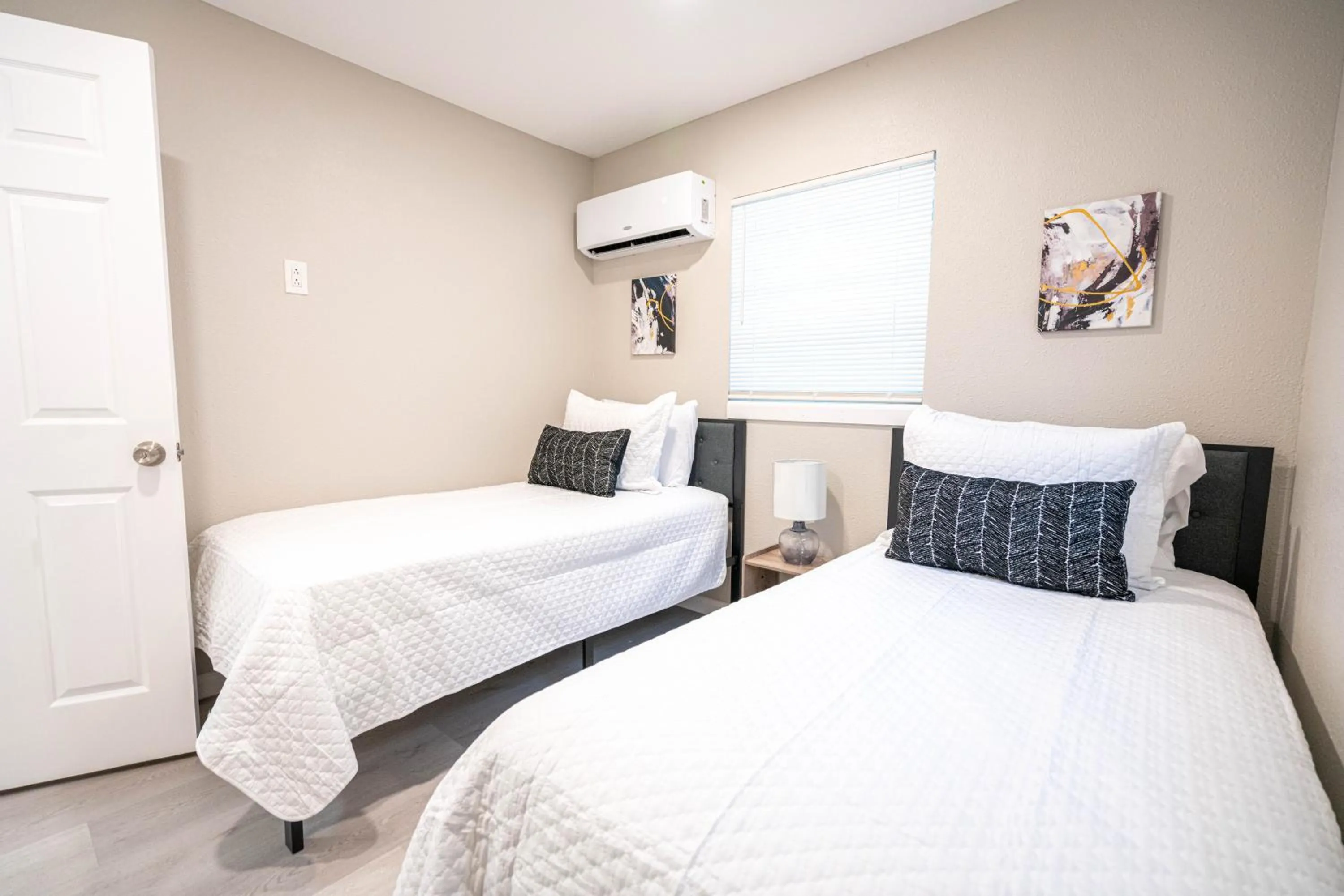 UNIVERSITY SERENITY SUITES