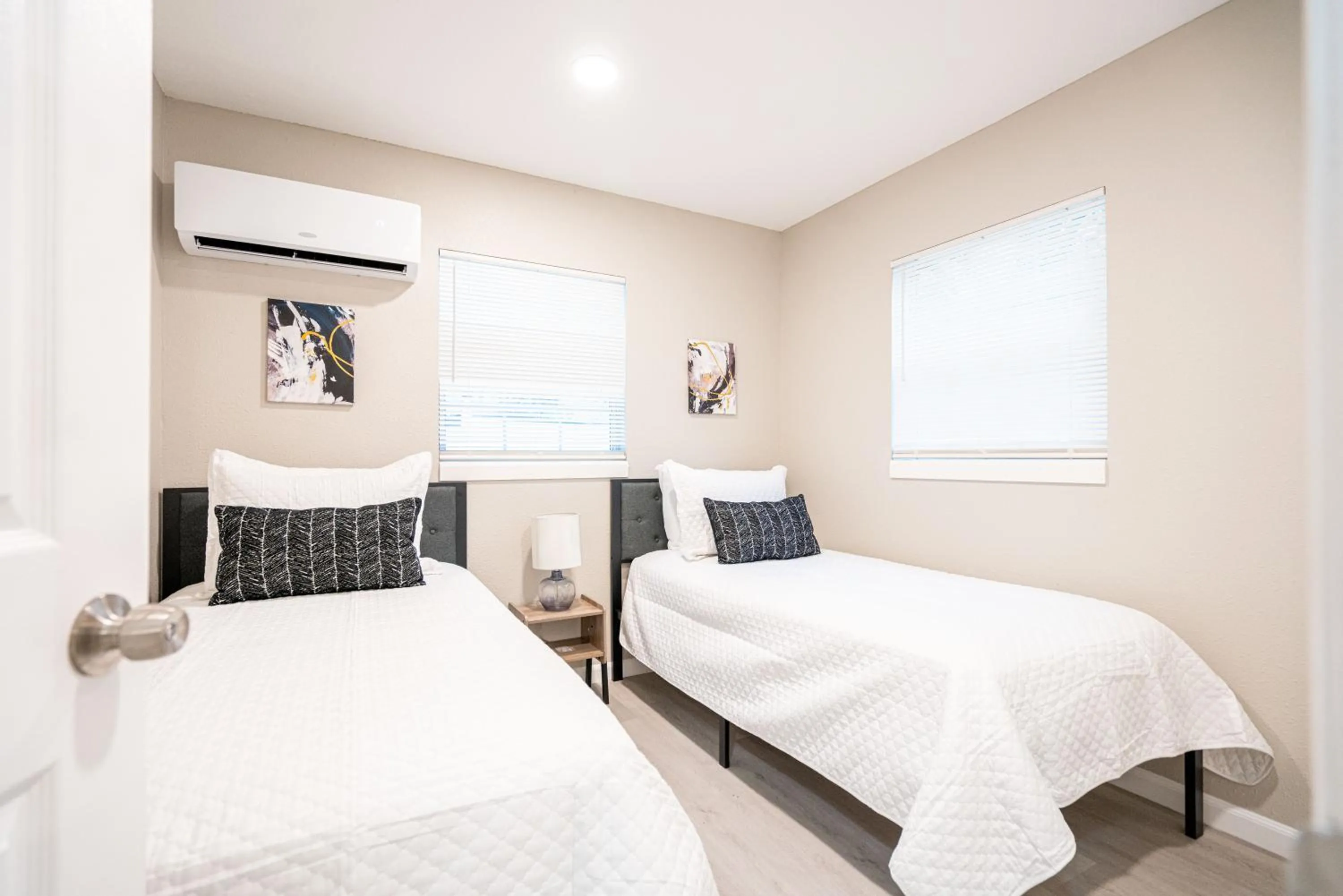 UNIVERSITY SERENITY SUITES