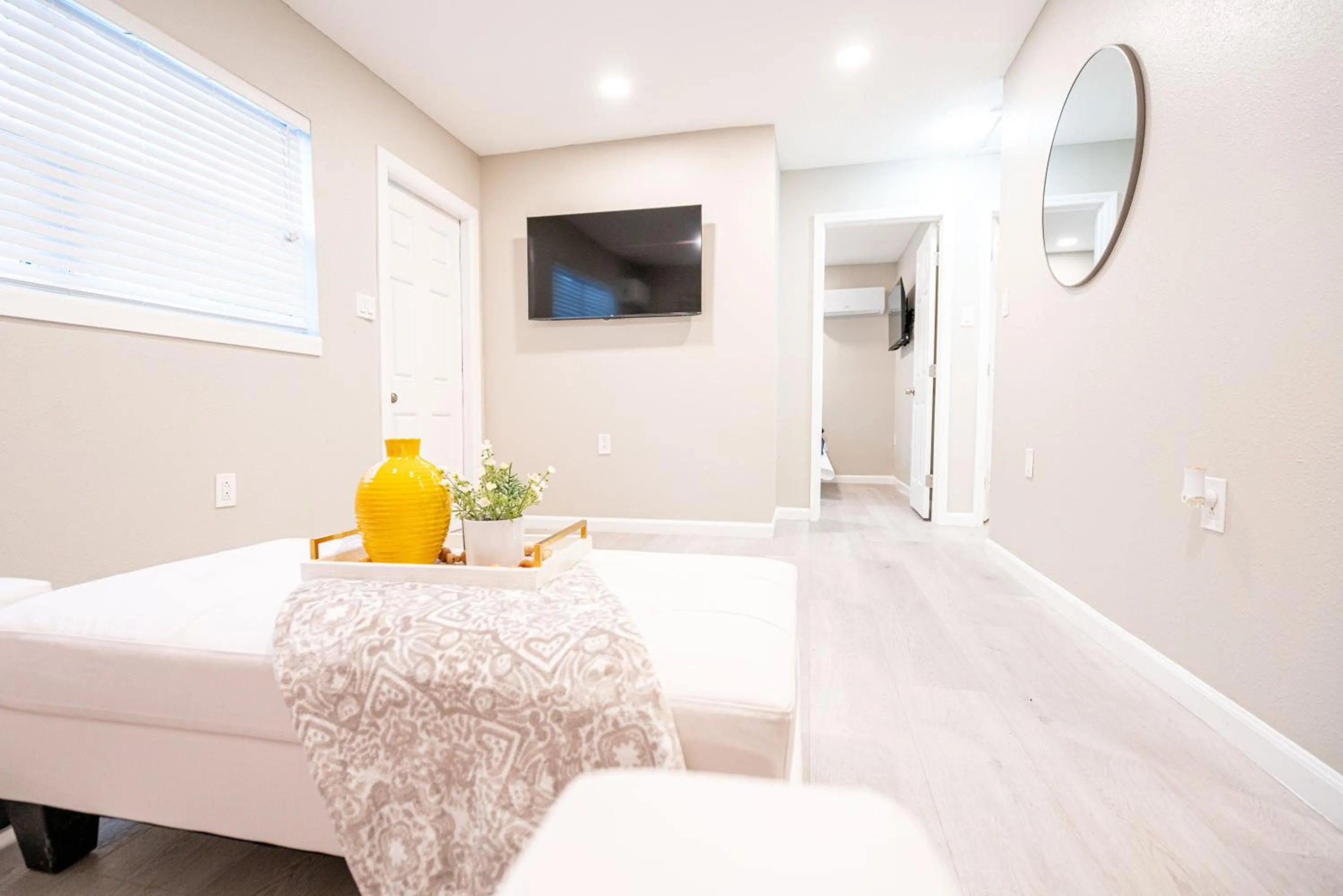 UNIVERSITY SERENITY SUITES