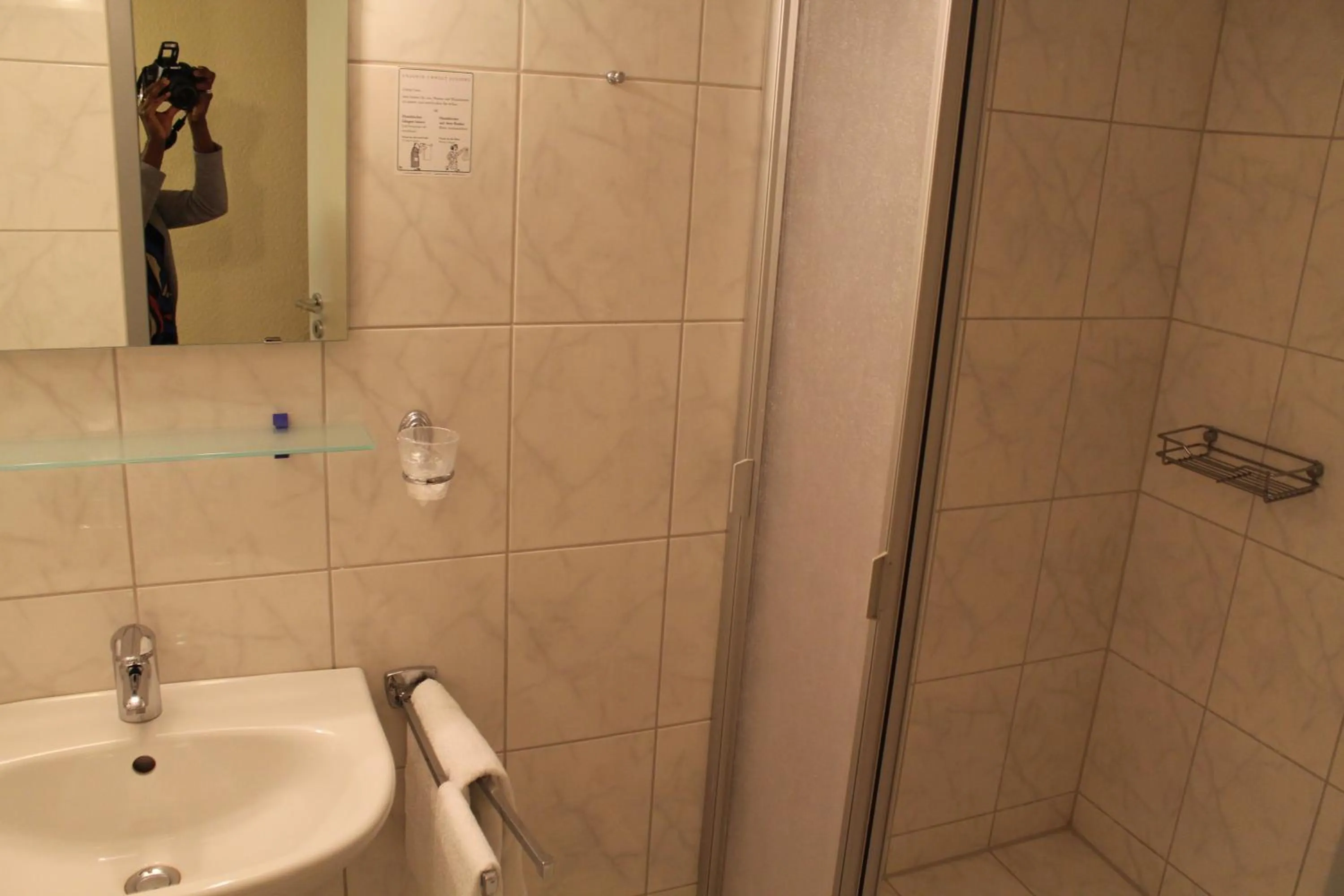 Shower in Hotel Harburger Hof