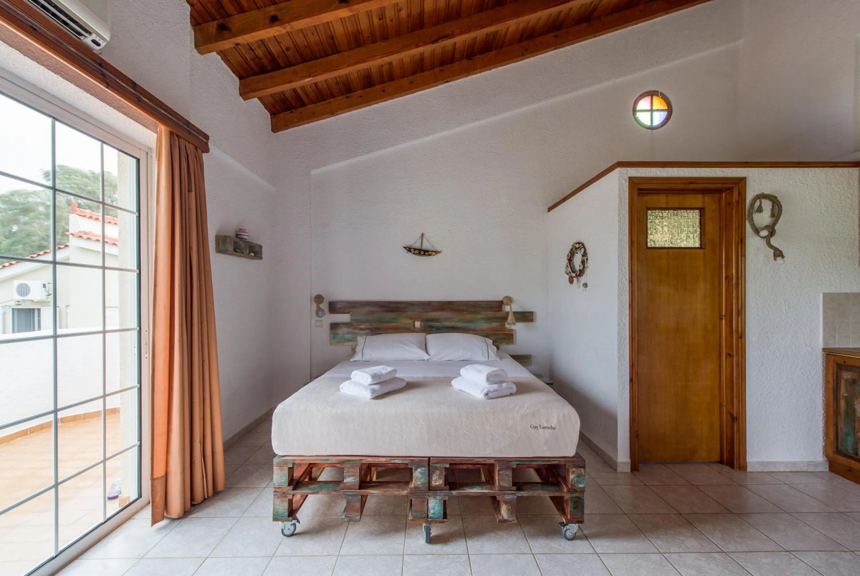 Balcony/Terrace, Bed in Koroni Village