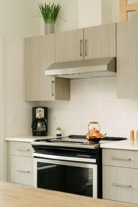 The Nest - Condo with Hot Tub & BBQ