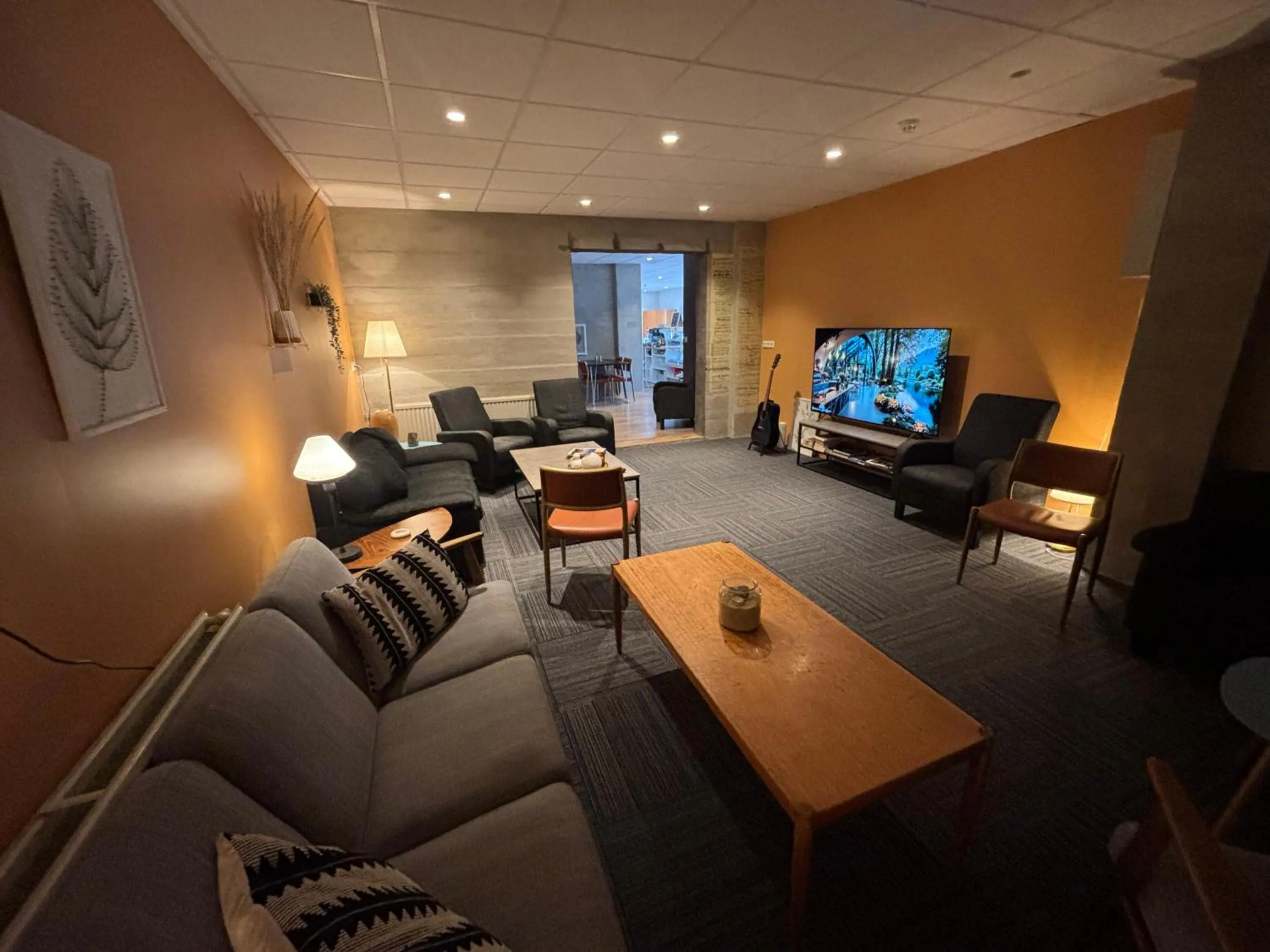 Communal lounge/ TV room in Hotel West