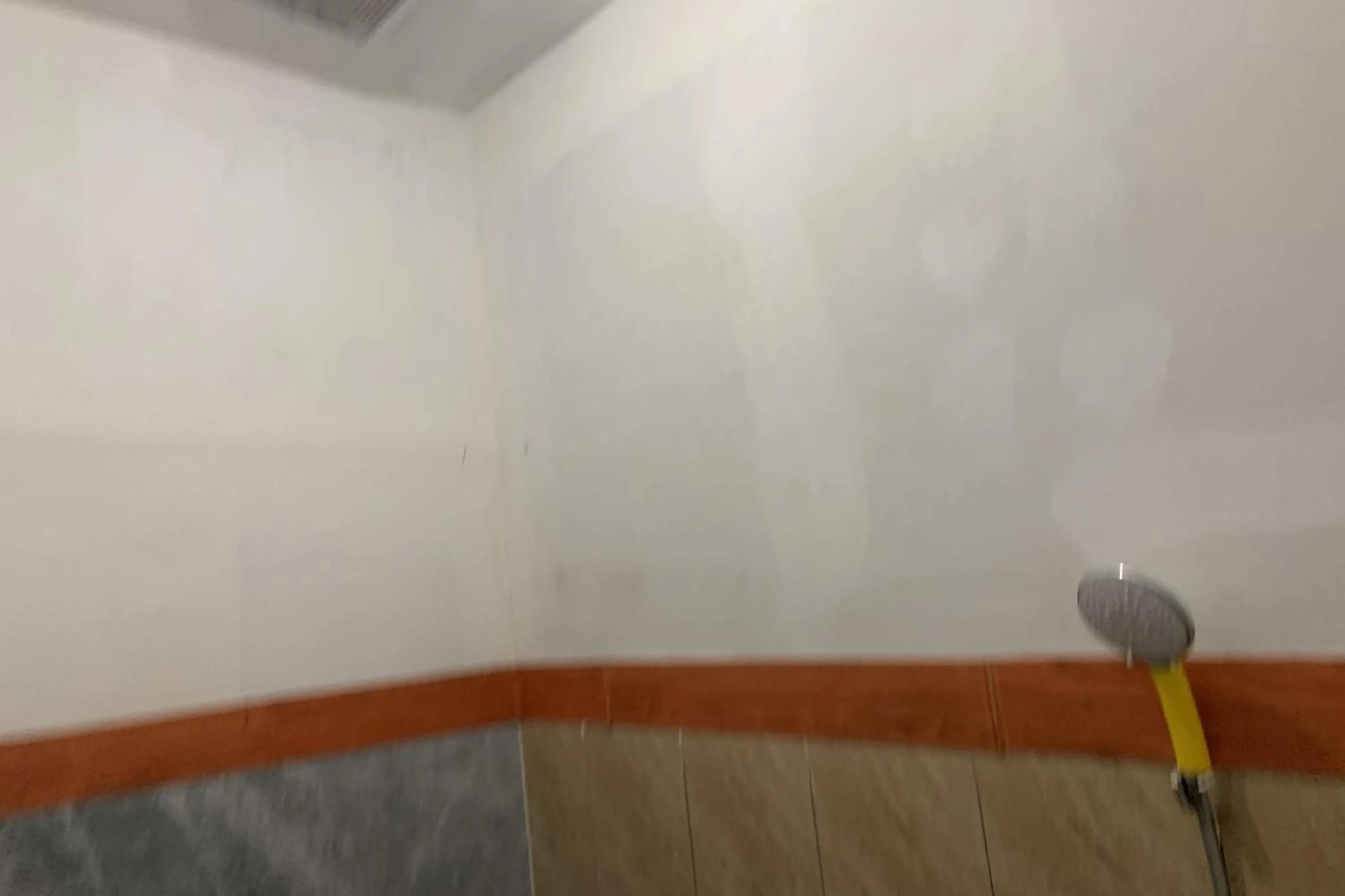 Shower in Mozza guest house