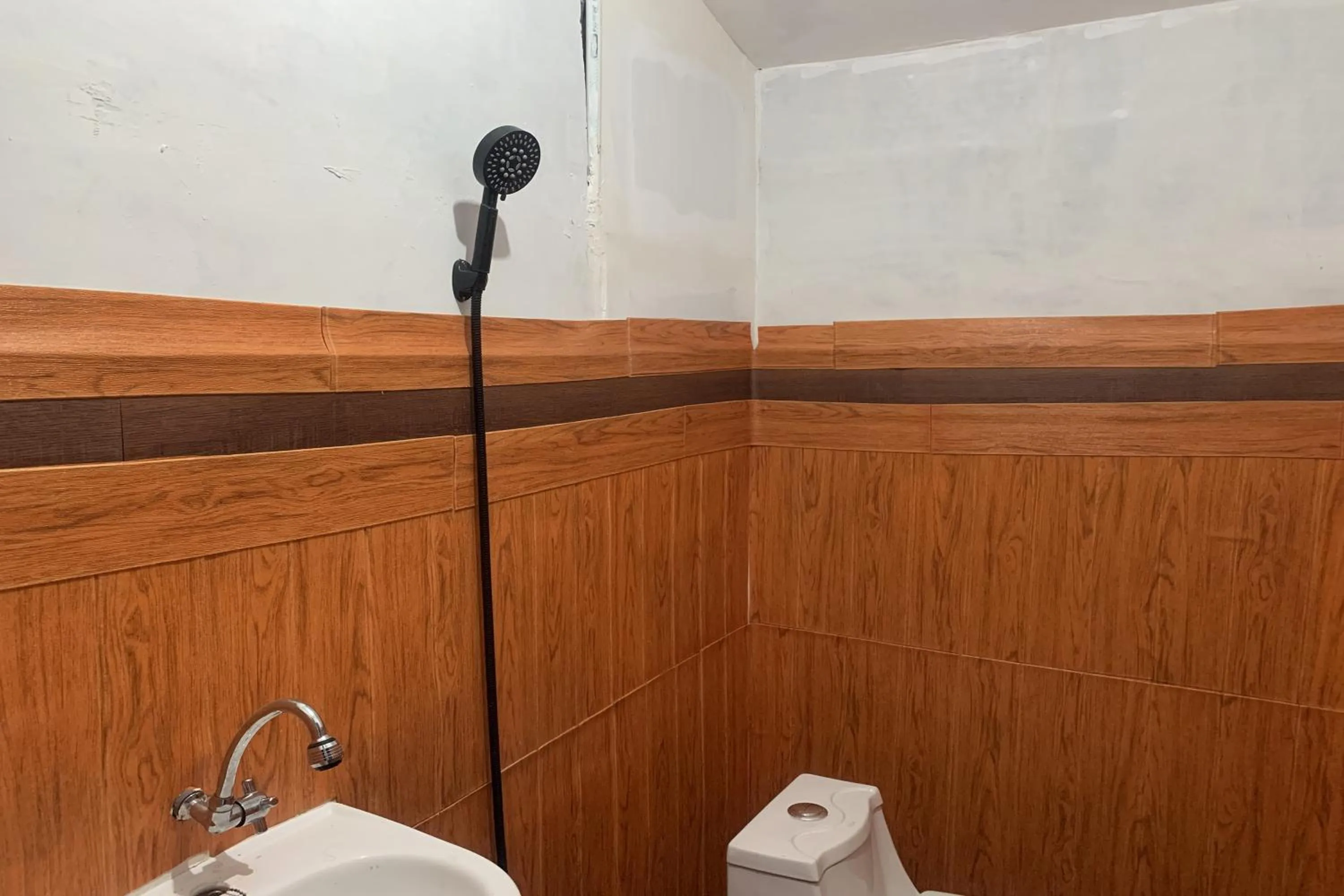 Shower in Mozza guest house