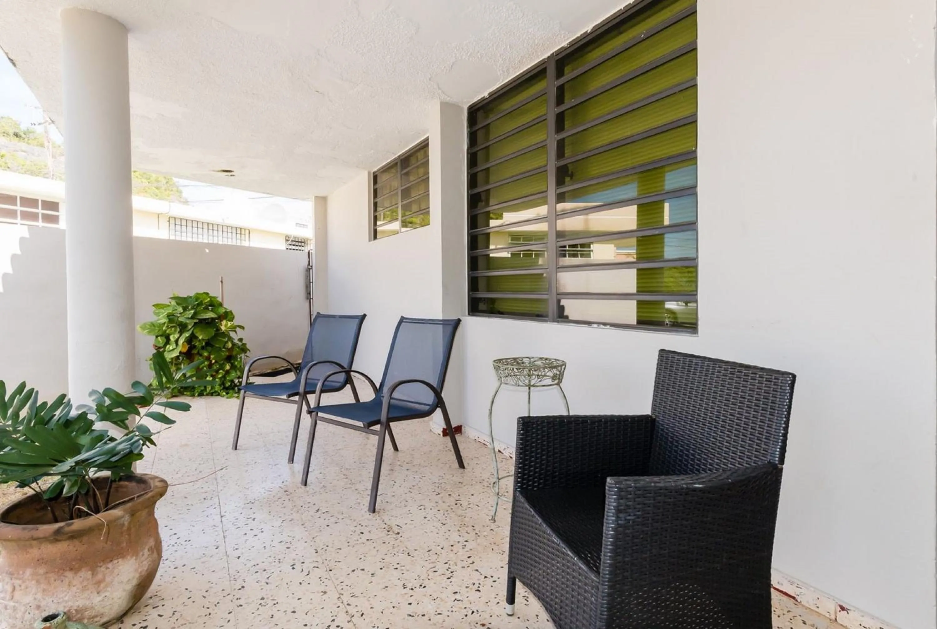 Facade/entrance in Atenas City Inn