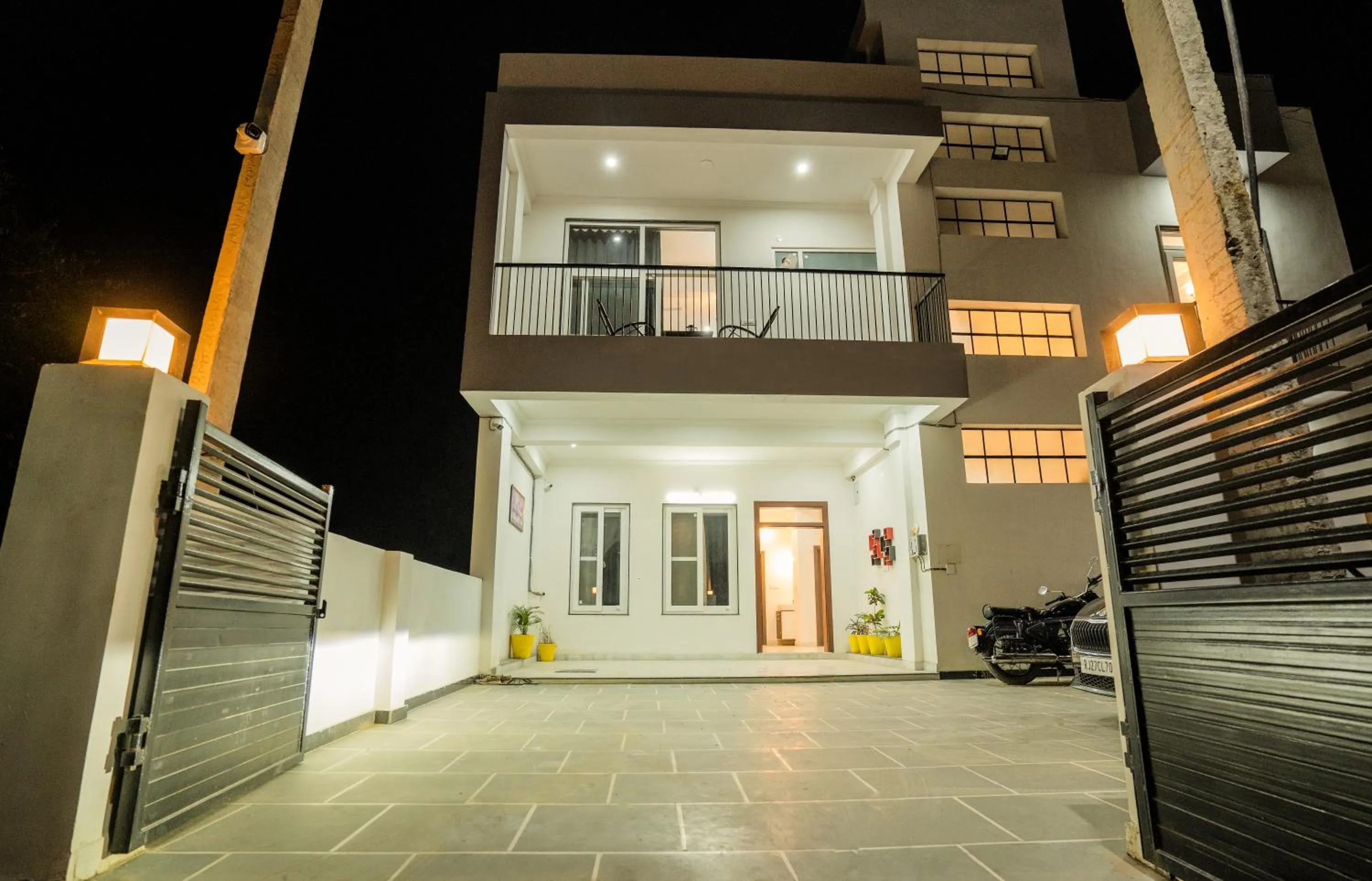 Property building in Villa Tha Gadh Bansiya