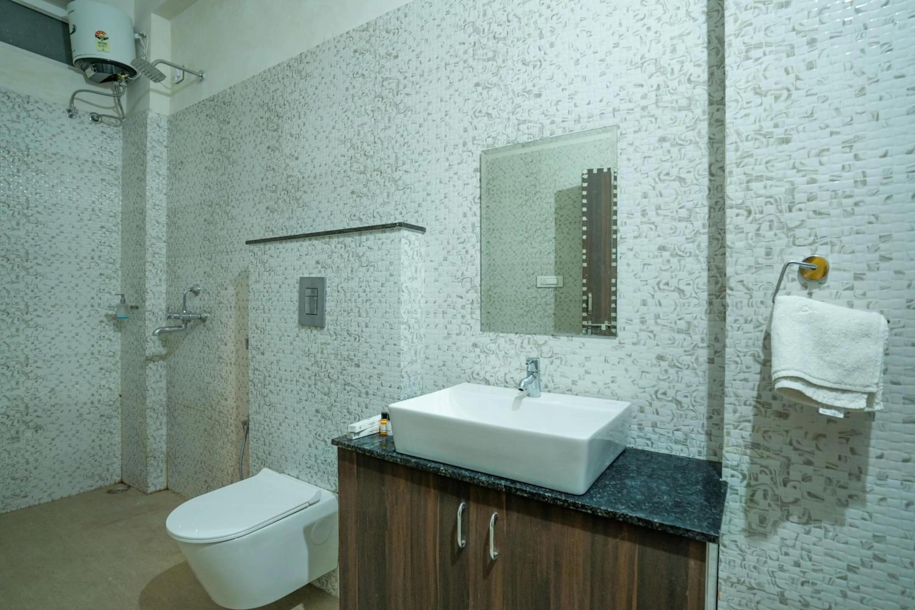 Bathroom in Villa Tha Gadh Bansiya