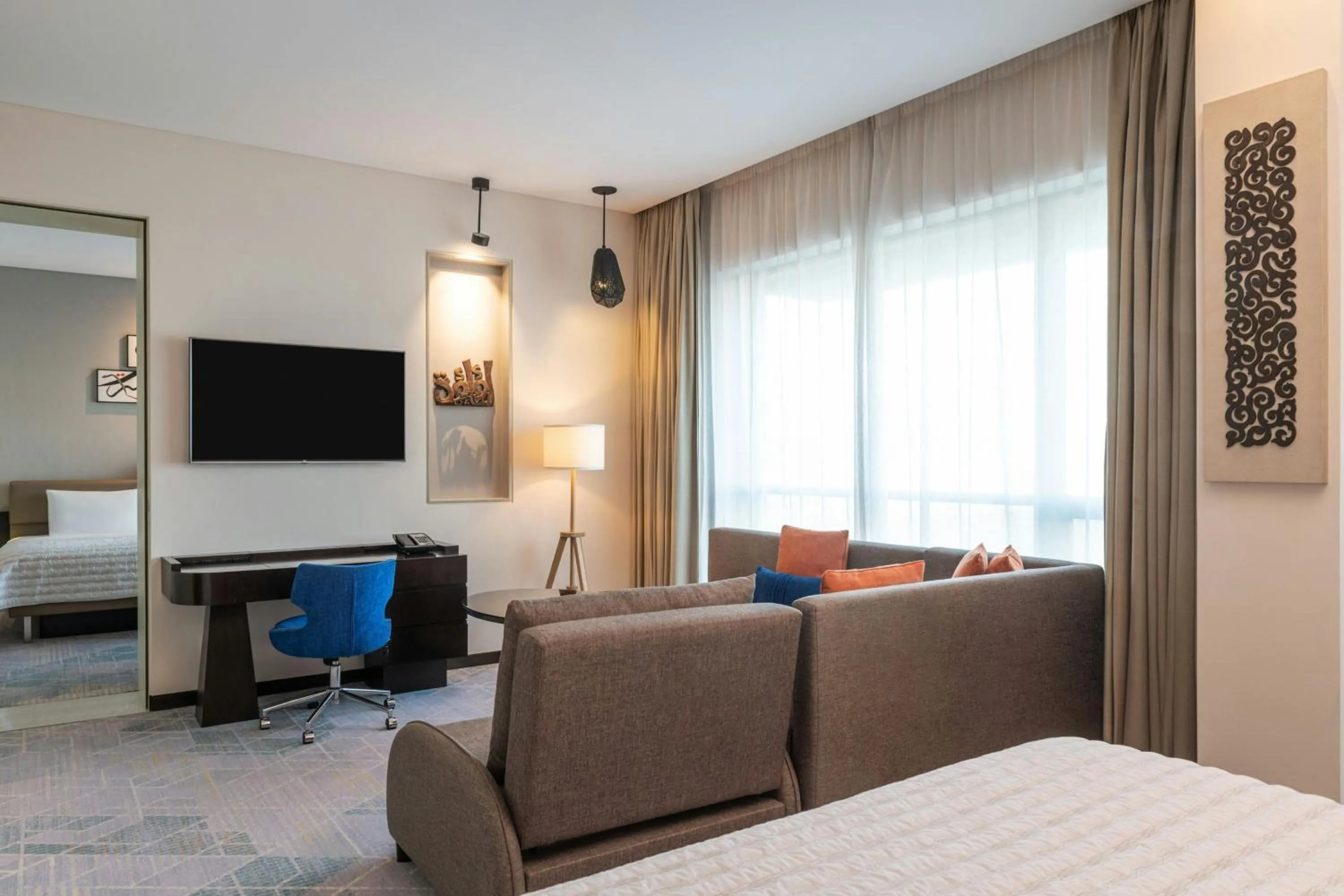 Lounge or bar, Bed in Le Meridien City Centre Bahrain