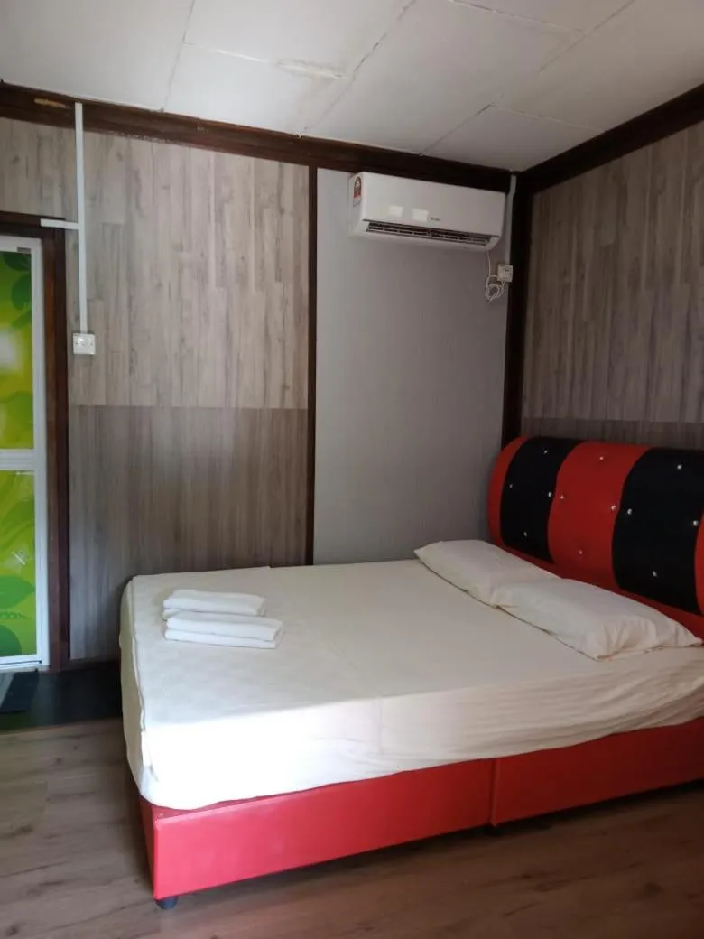 Bed in Mama's Chalet Pulau Perhentian Besar