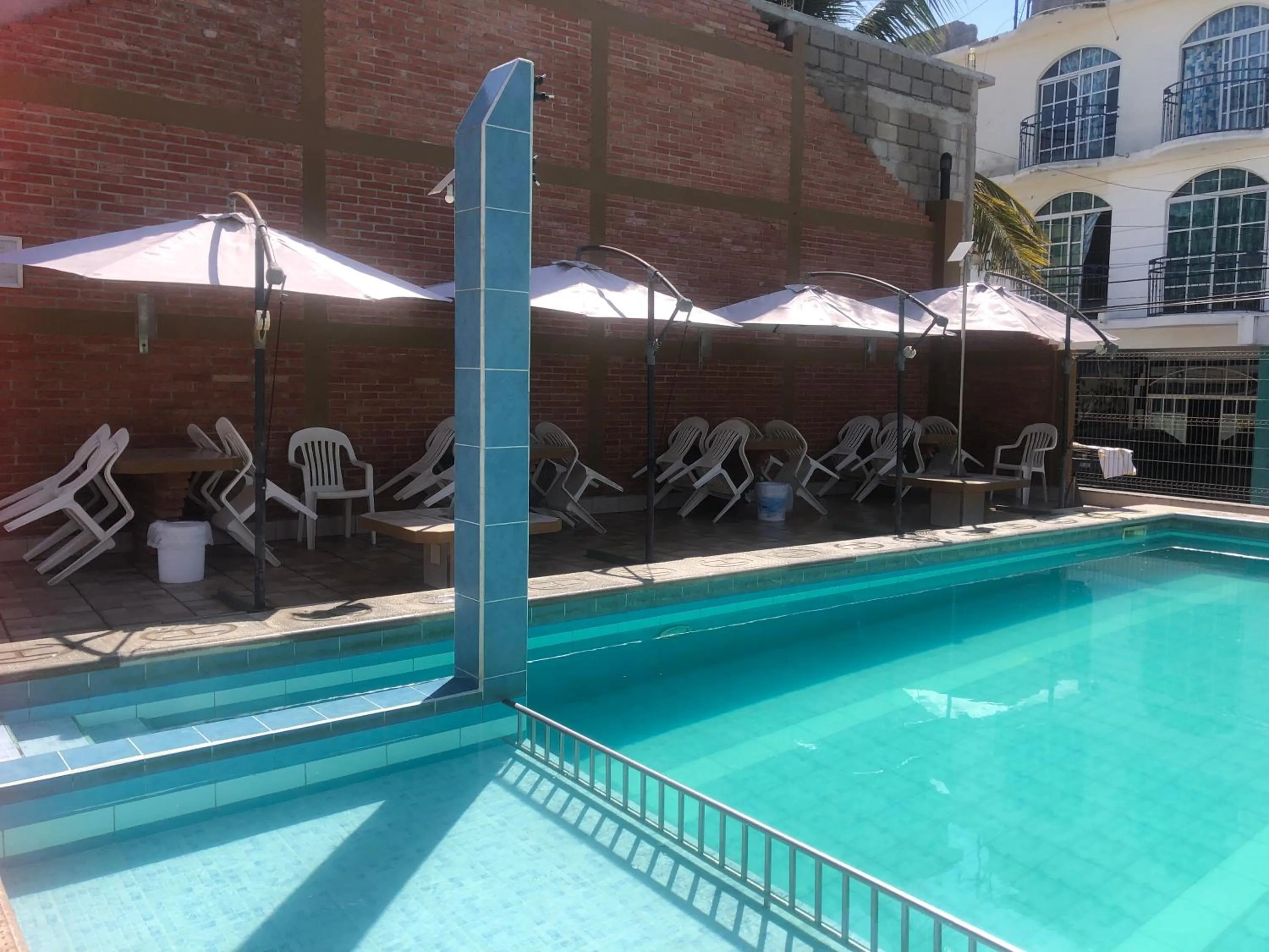 Swimming pool in Hotel Catala