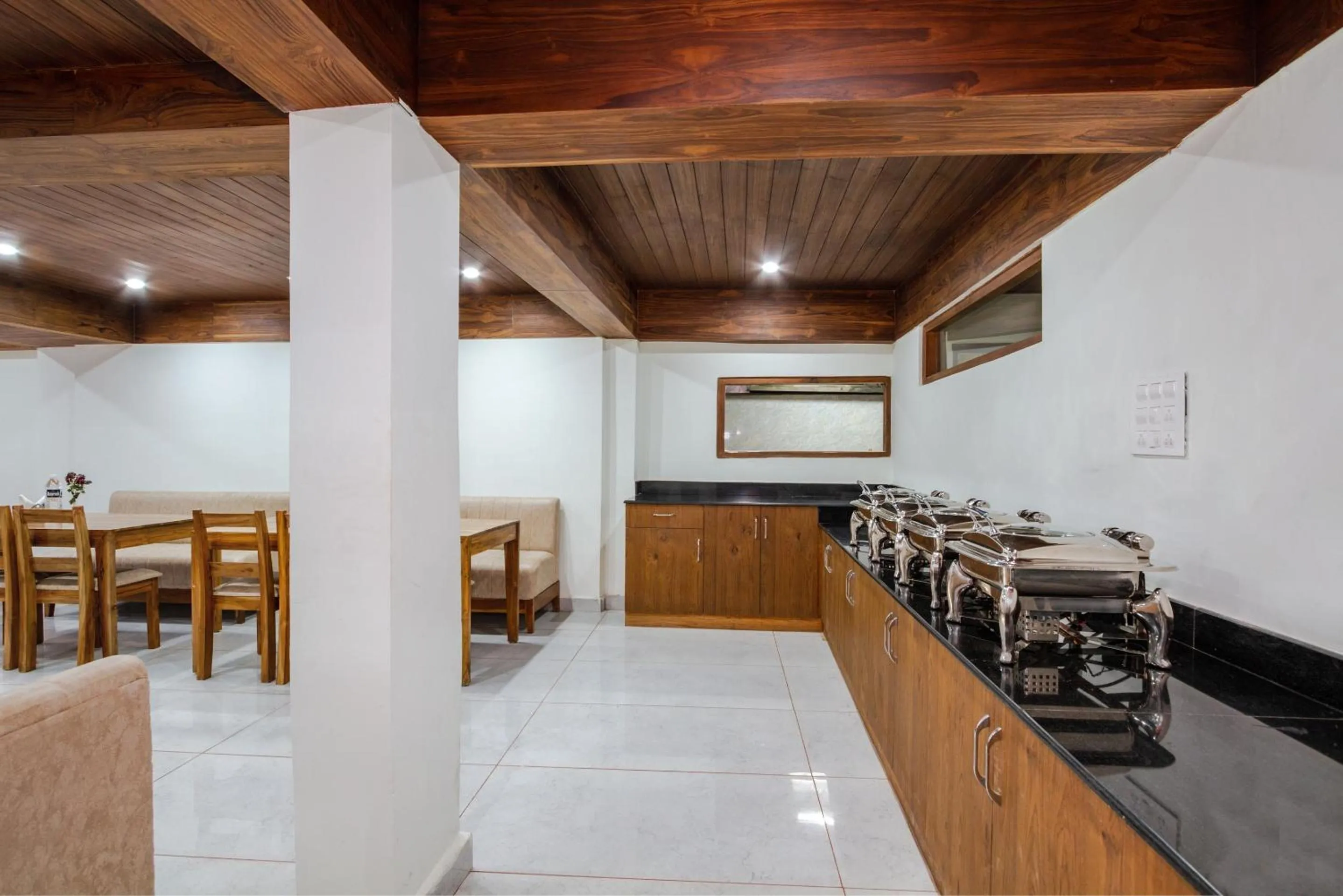 Dining area in Tripli Hotels Drilbu Manali