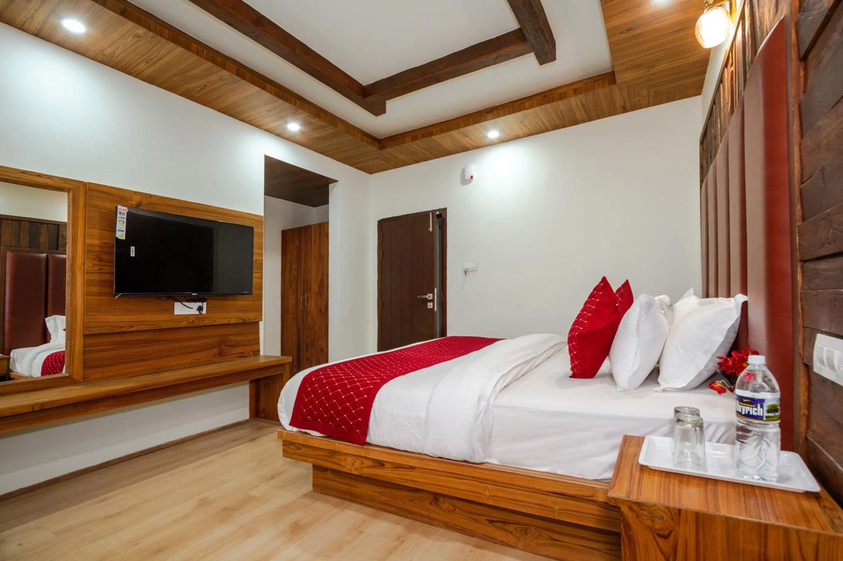 TV and multimedia, Bed in Tripli Hotels Drilbu Manali