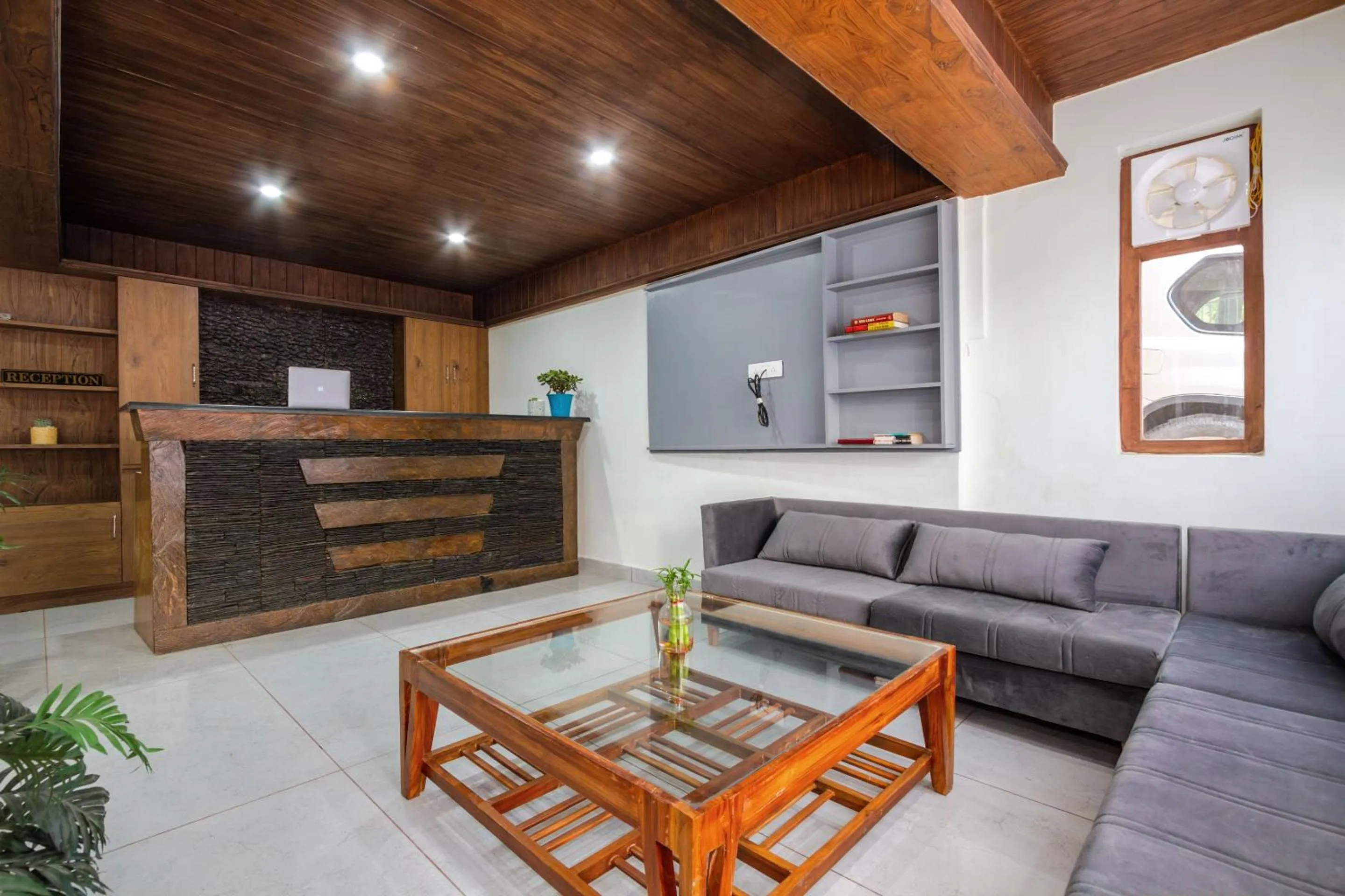 Lobby or reception in Tripli Hotels Drilbu Manali