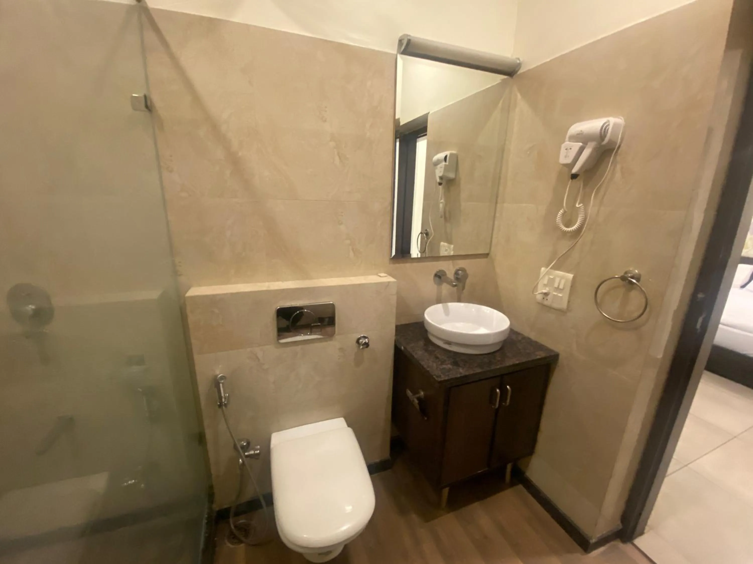 Toilet in Hotel Cedar