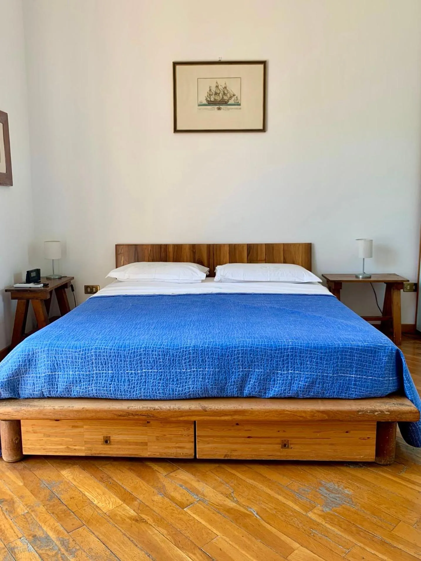 Bed in Mare Blu