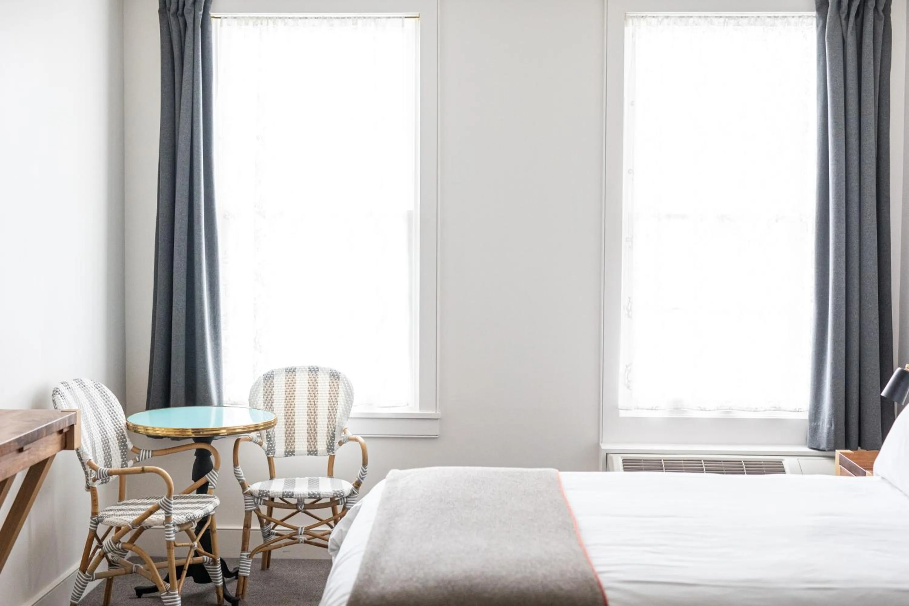 Seating area, Bed in Surf Hotel & Chateau