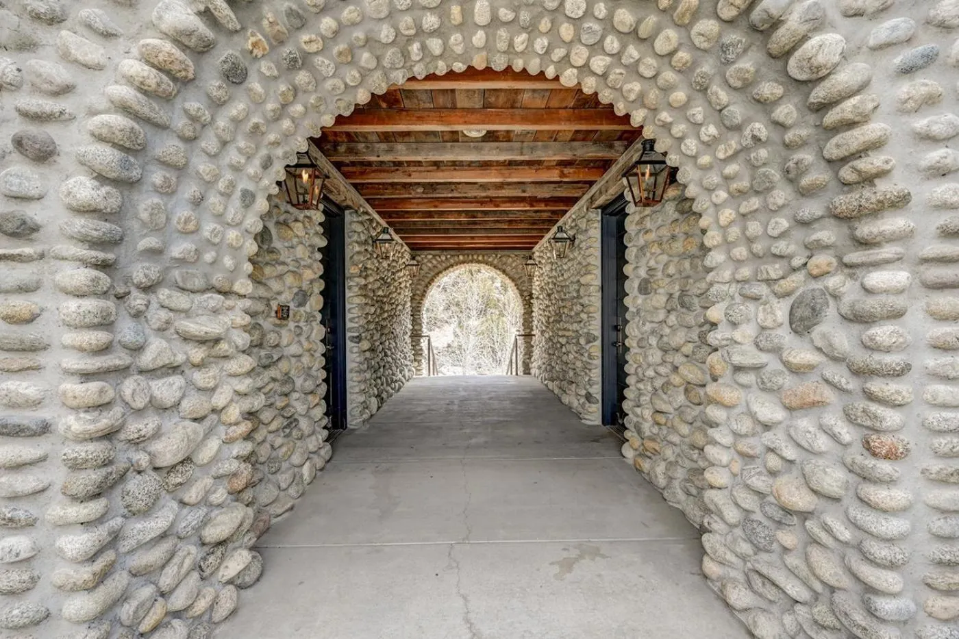 Property building in Surf Hotel & Chateau