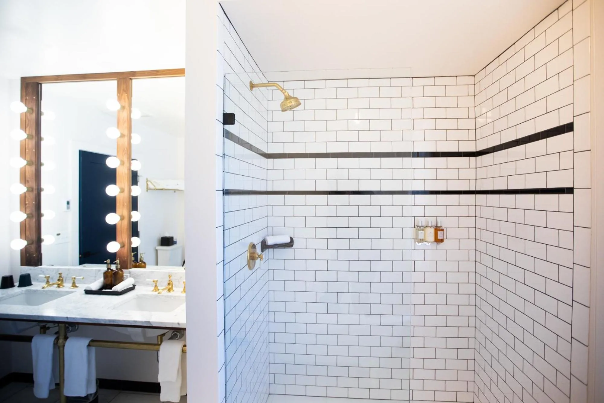 Shower in Surf Hotel & Chateau