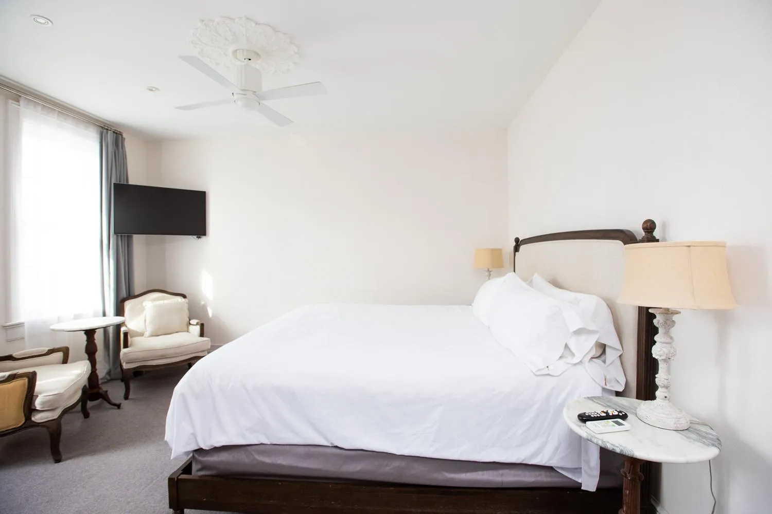 Bed in Surf Hotel & Chateau