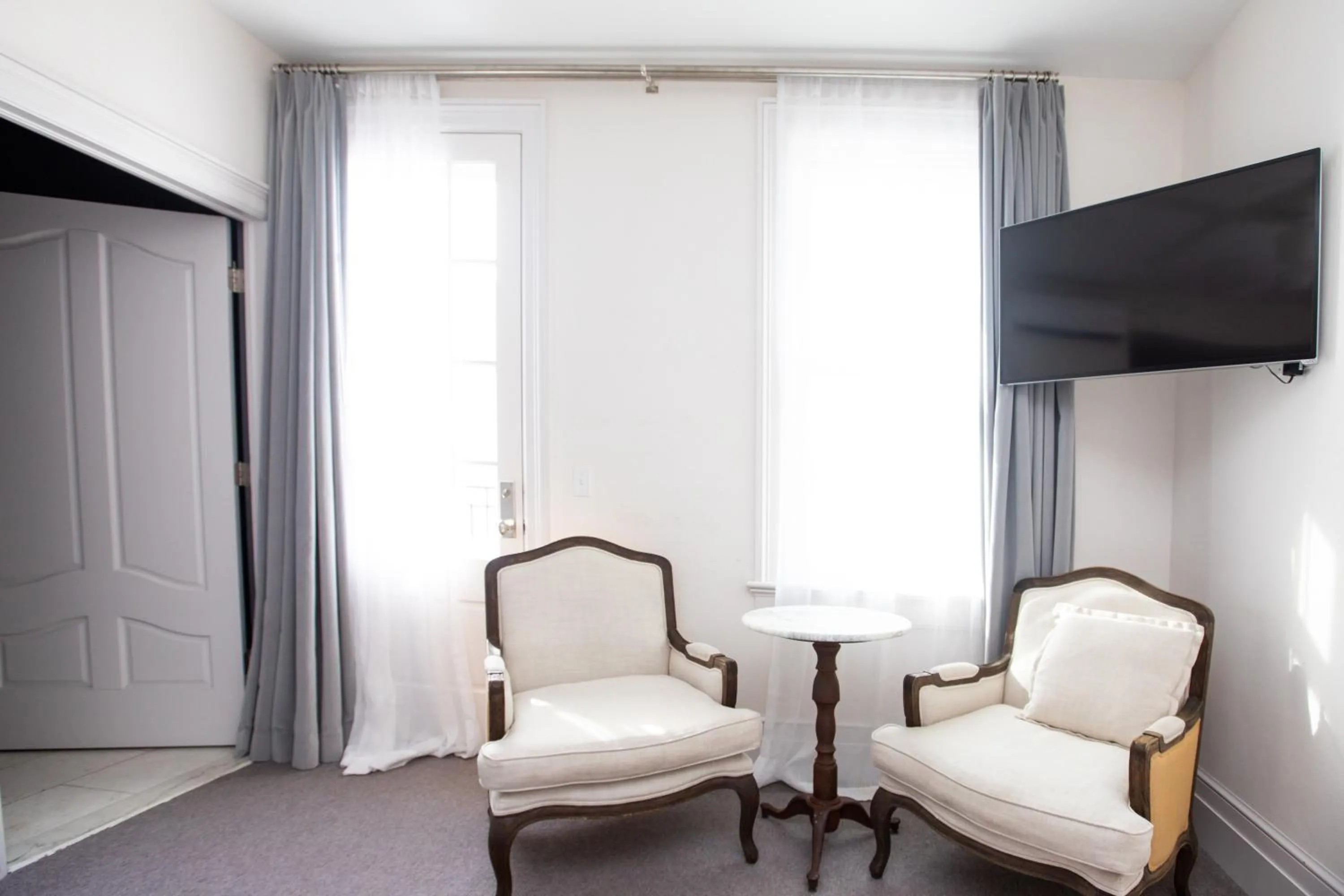 Seating area in Surf Hotel & Chateau