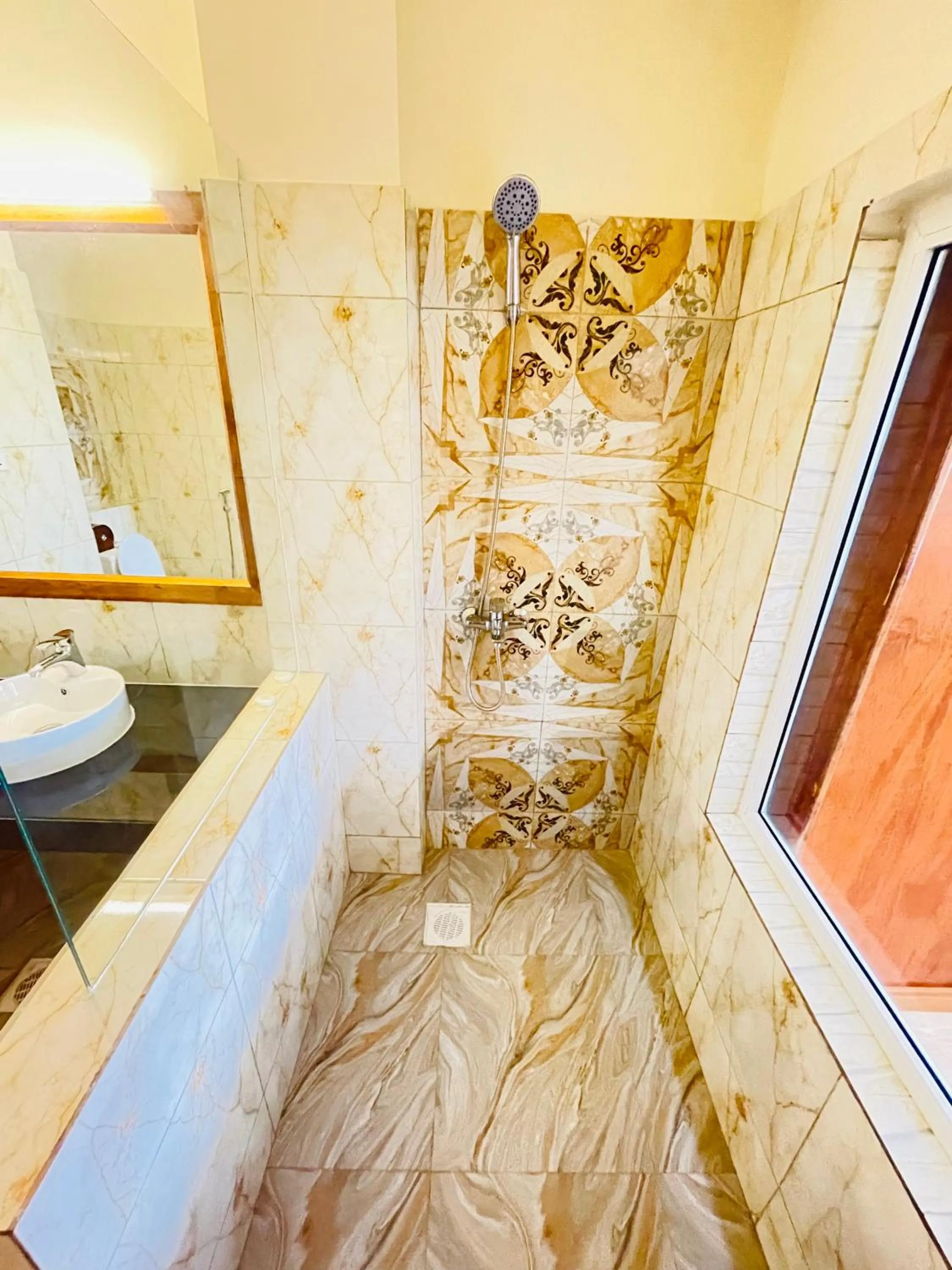 Pulickal Heights Hotel