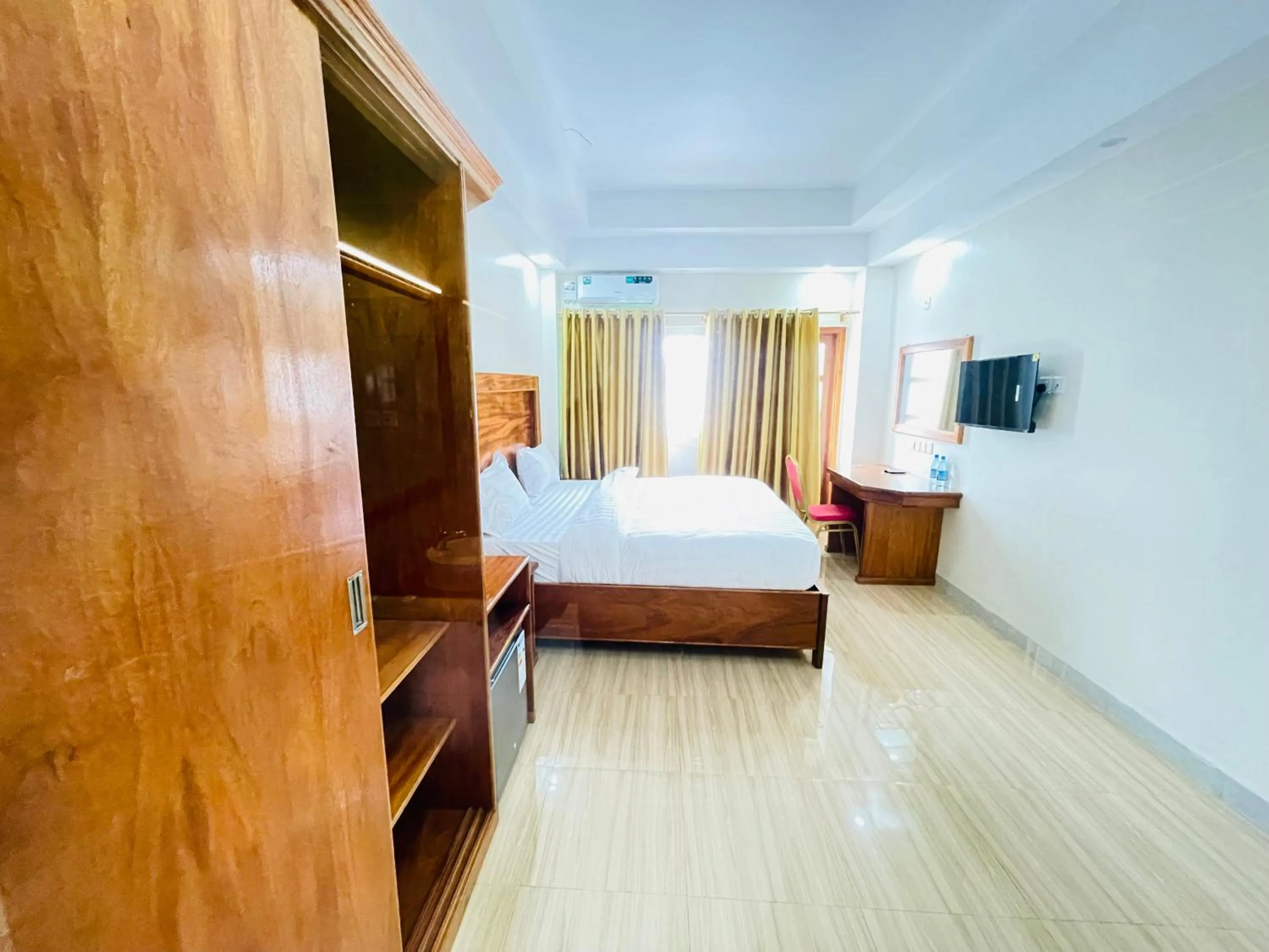 Pulickal Heights Hotel