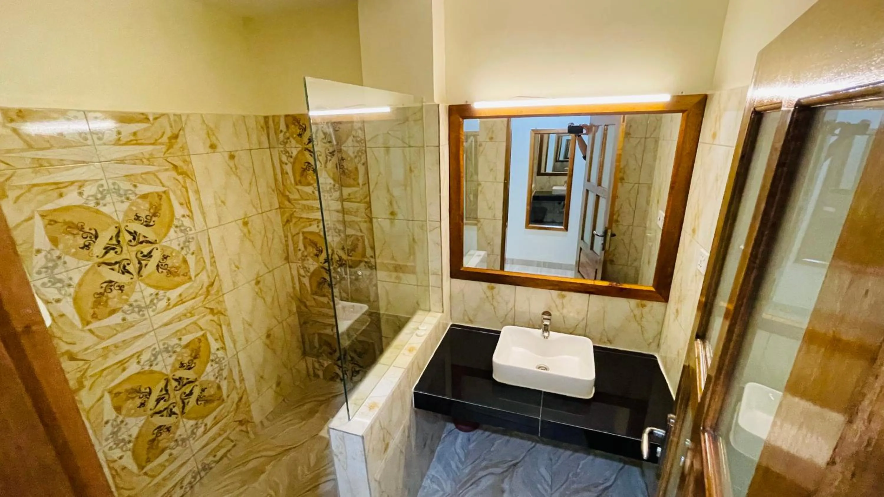 Shower in Pulickal Heights Hotel