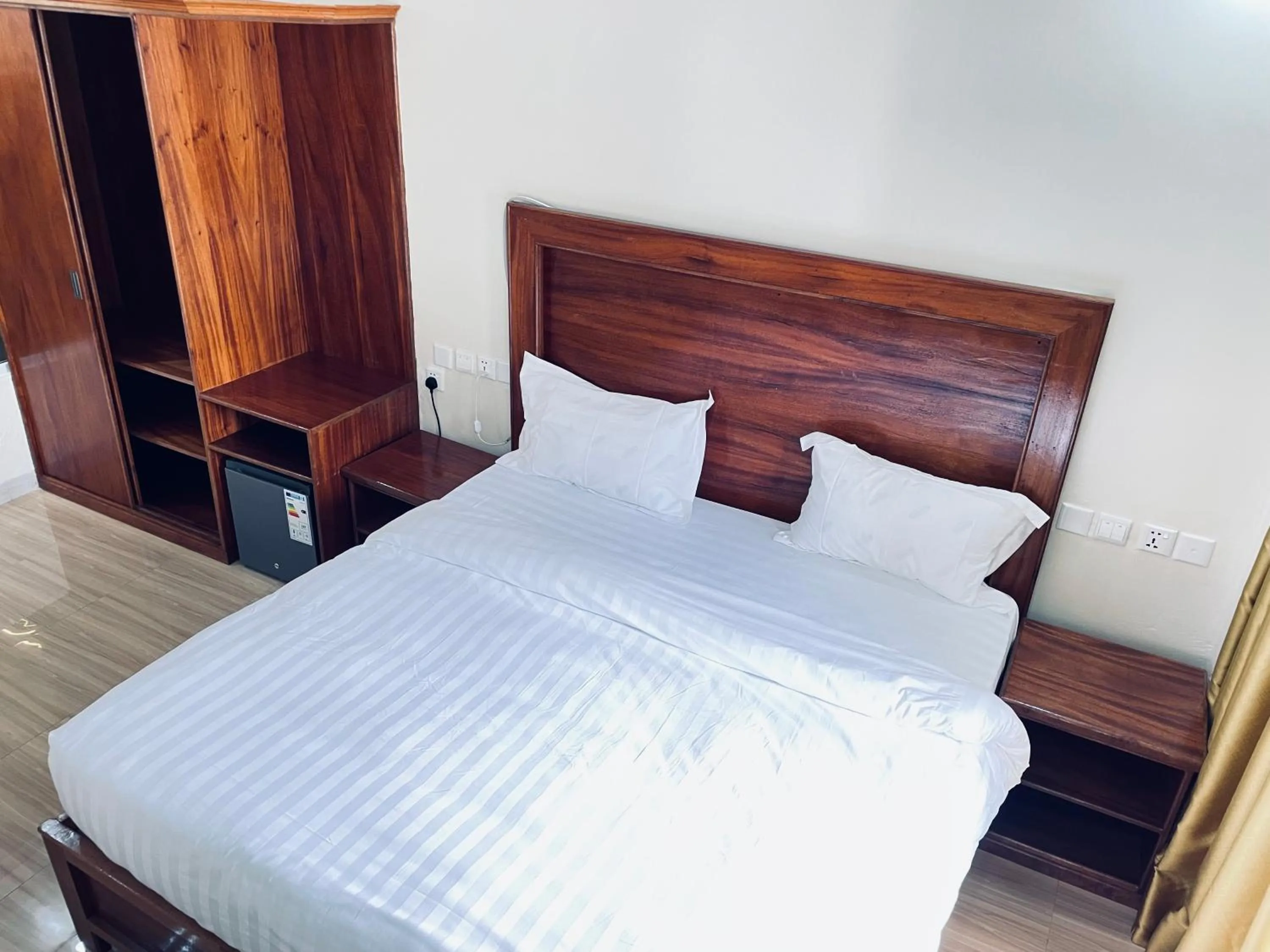 Pulickal Heights Hotel